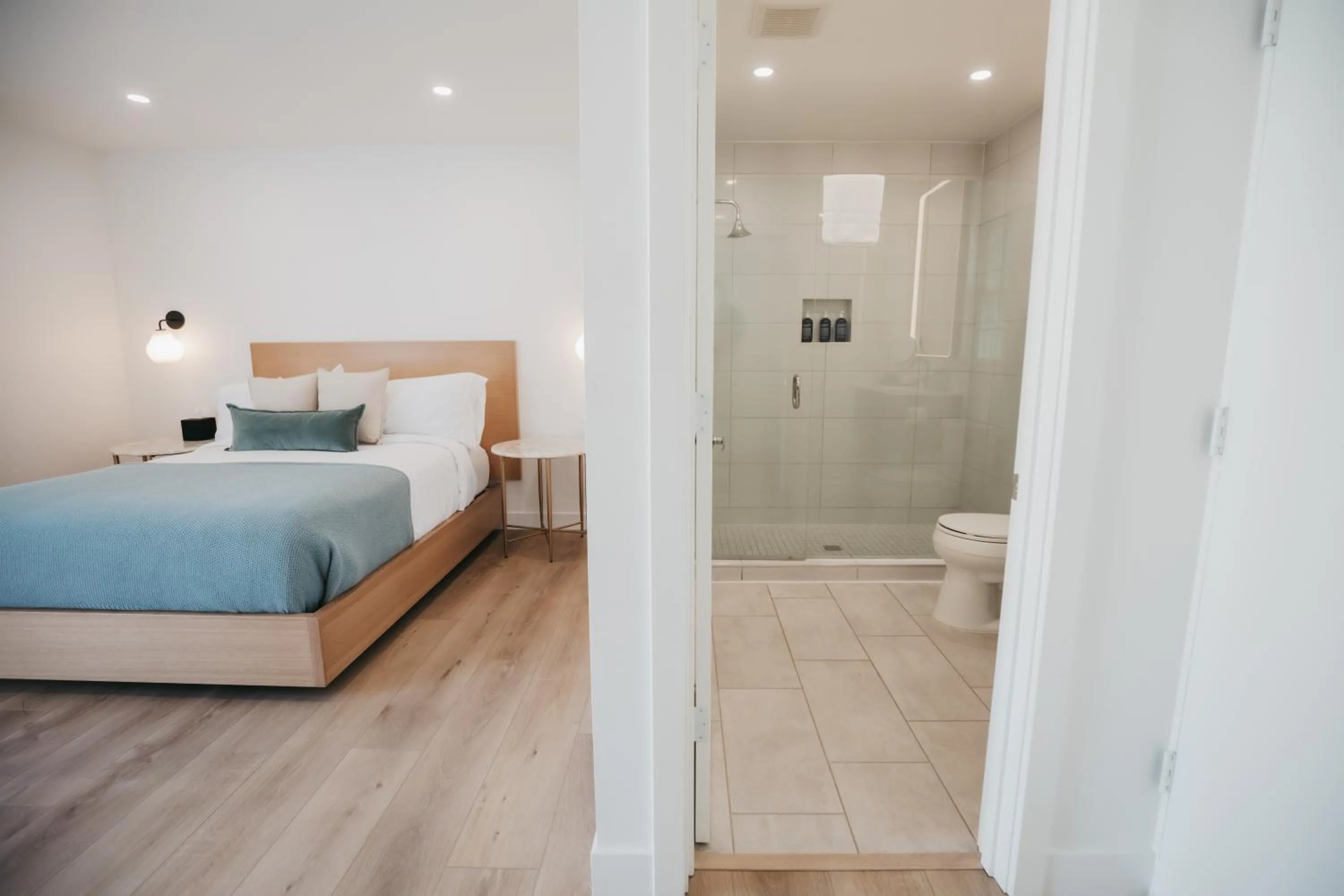 Bathroom, Bed in Casa Palma Hotel & Bungalows