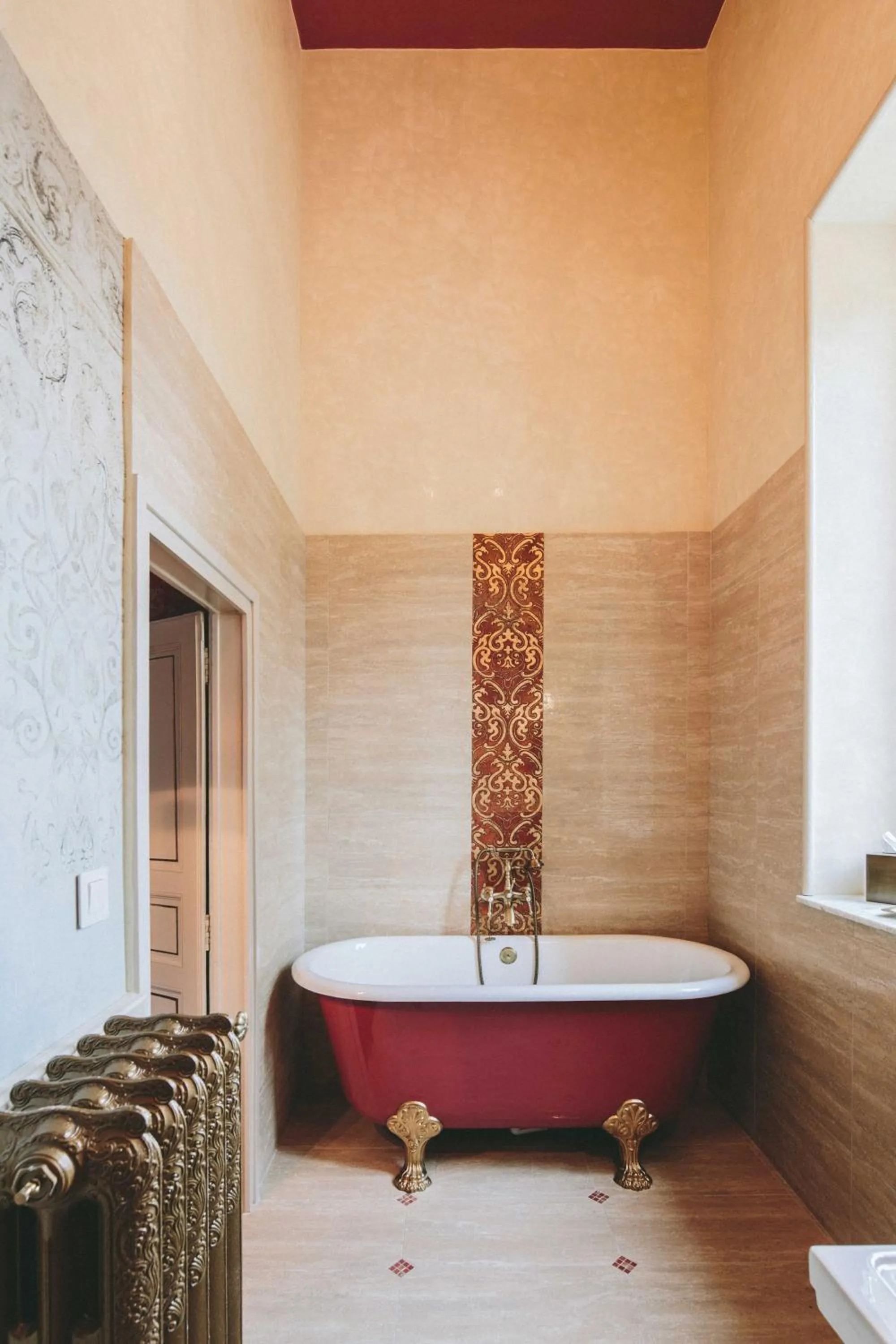 Bathroom, Bed in Chateau de Paraza