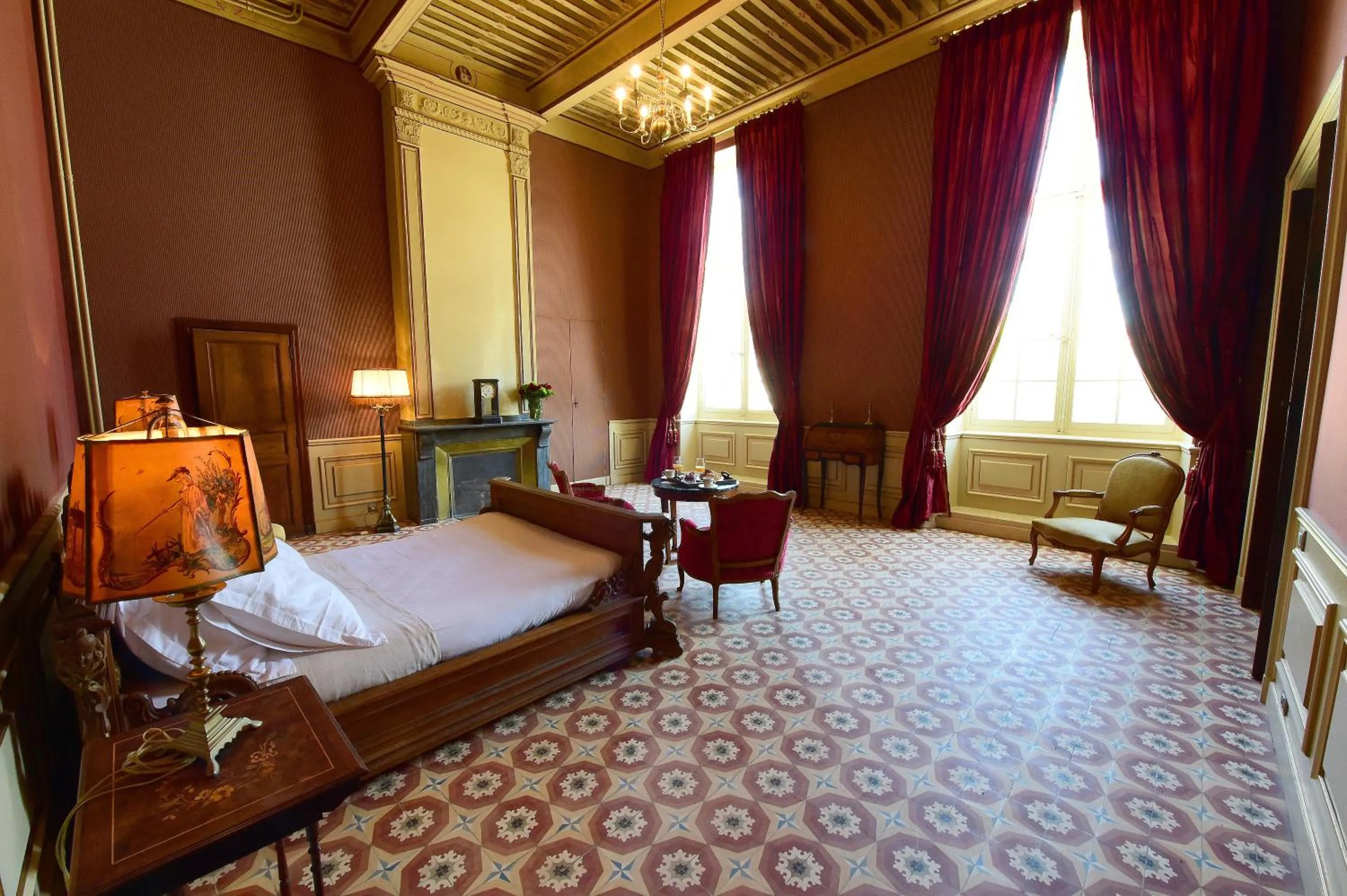 Bedroom, Bed in Chateau de Paraza