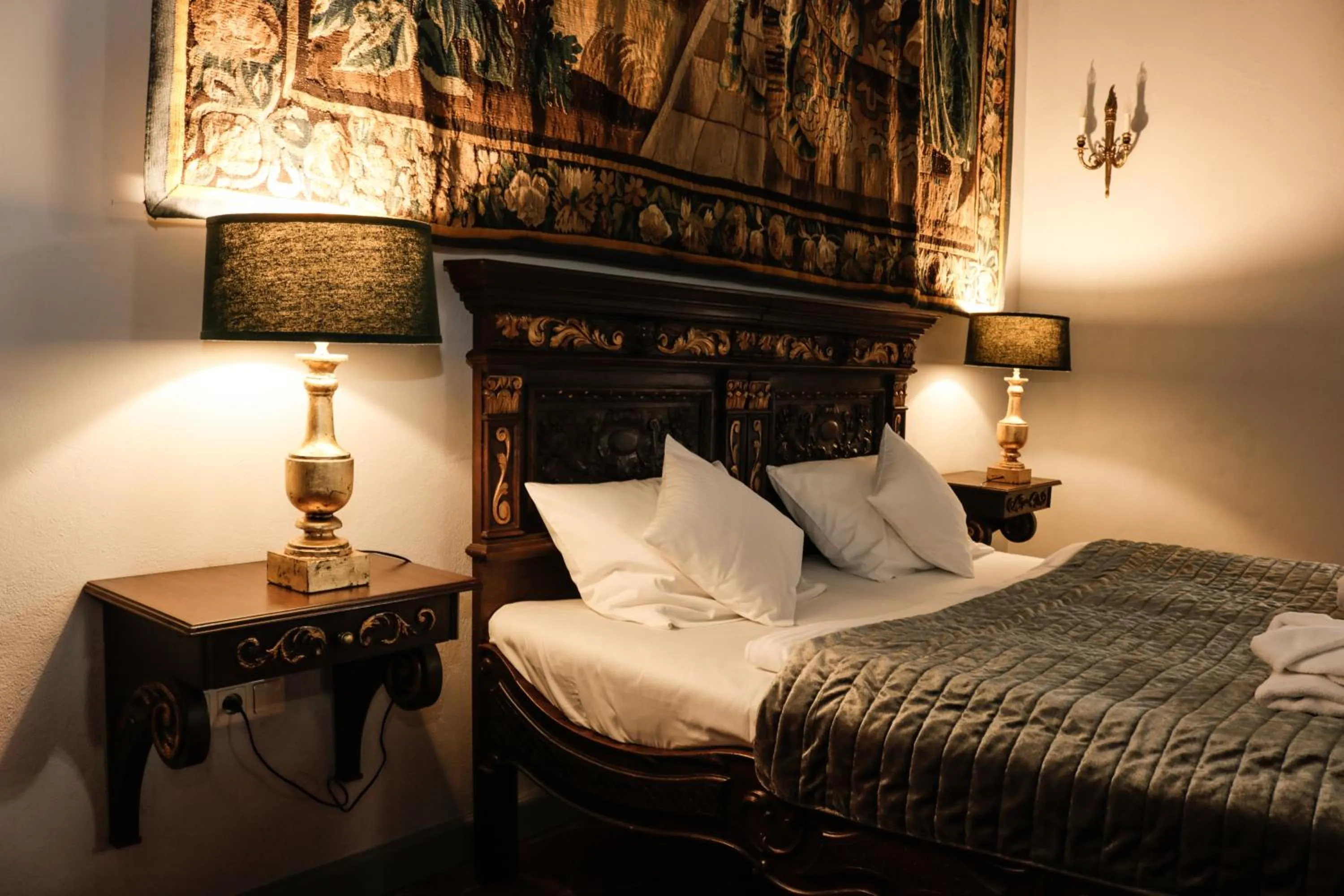 Bed in Zamek Karpniki Schloss Fischbach