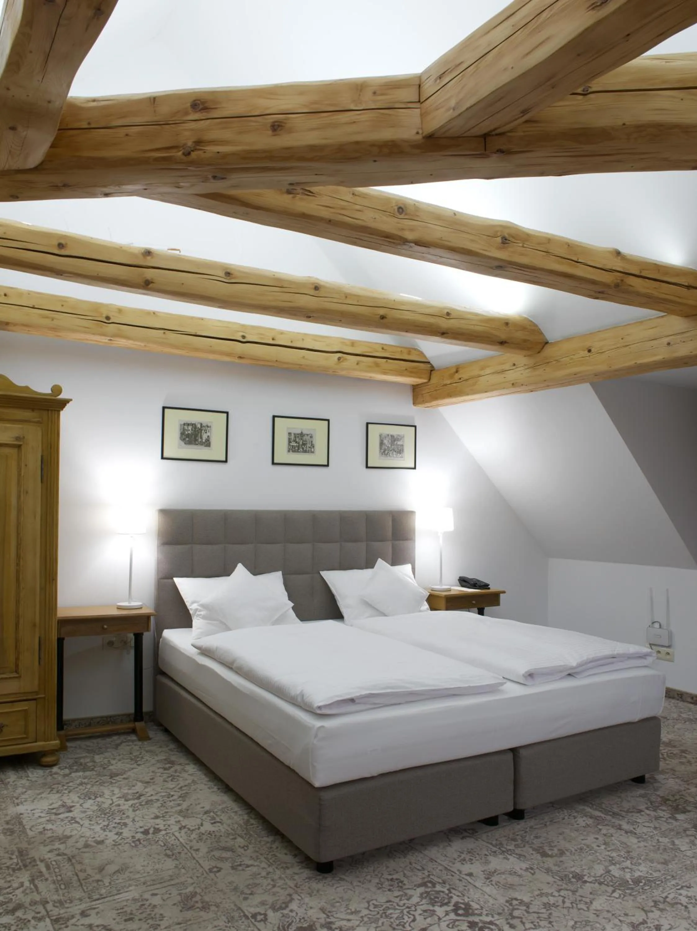 Bed in Zamek Karpniki Schloss Fischbach