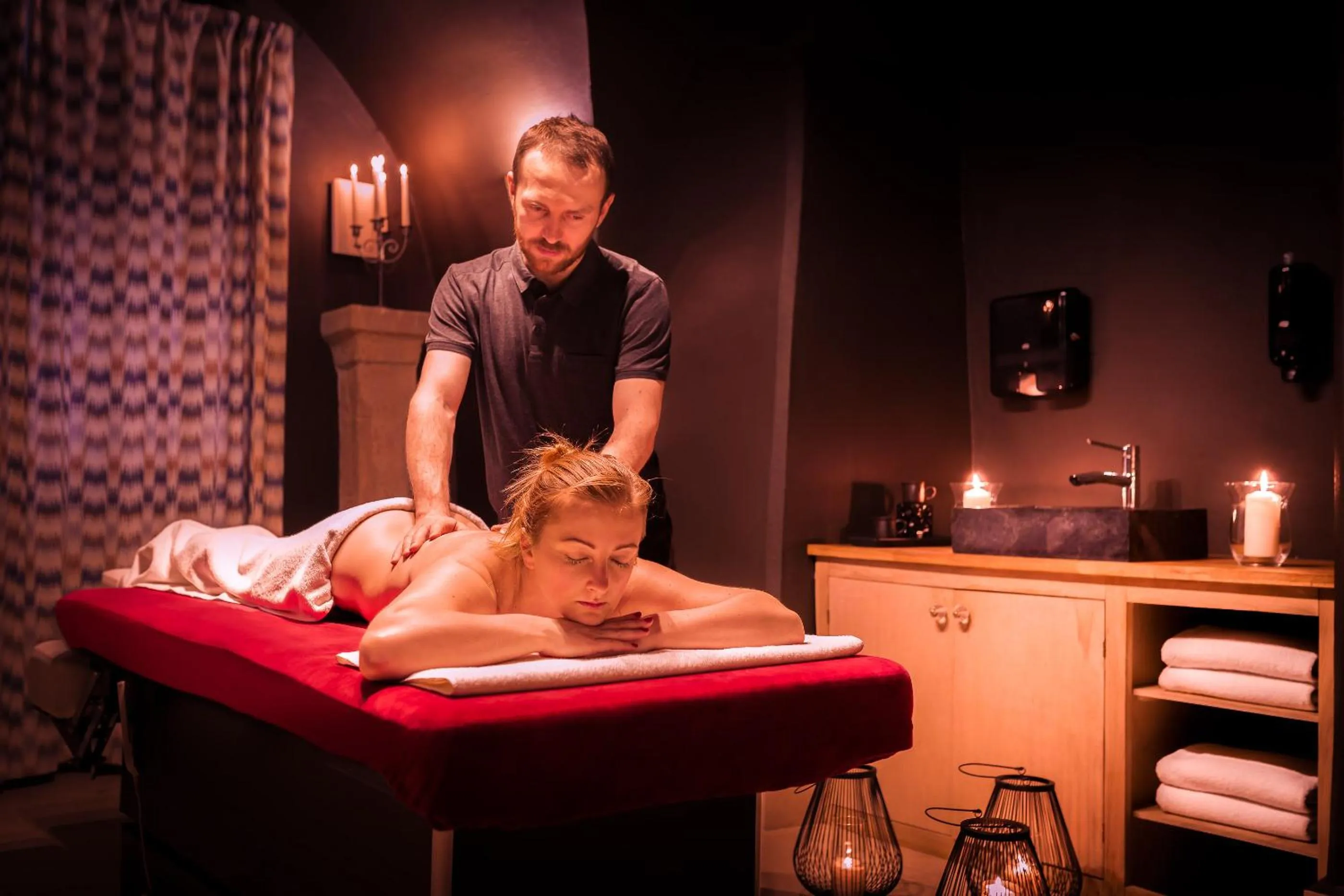 Massage in Zamek Karpniki Schloss Fischbach