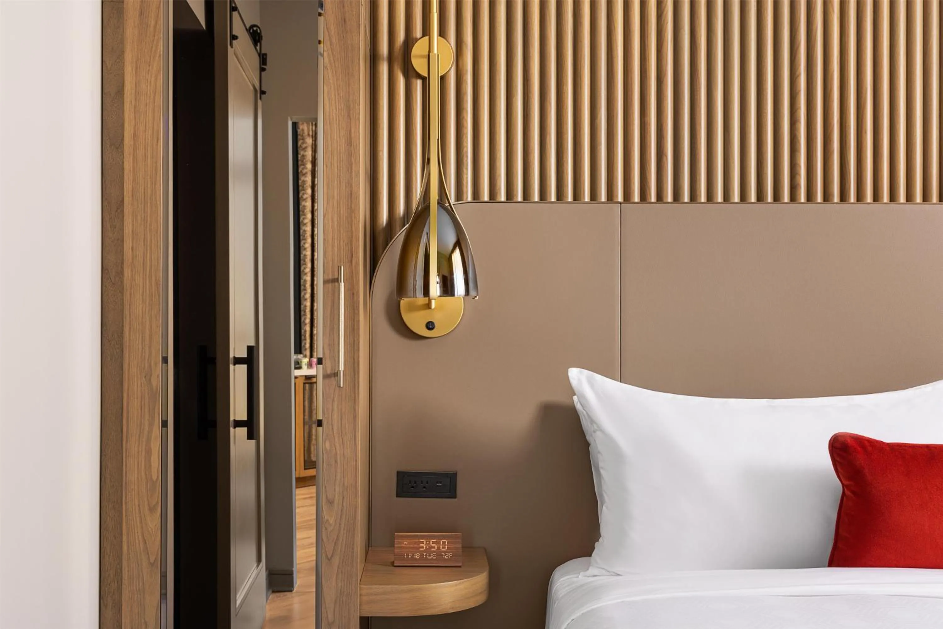 Photo of the whole room, Bed in Hotel Phoenix Atlanta