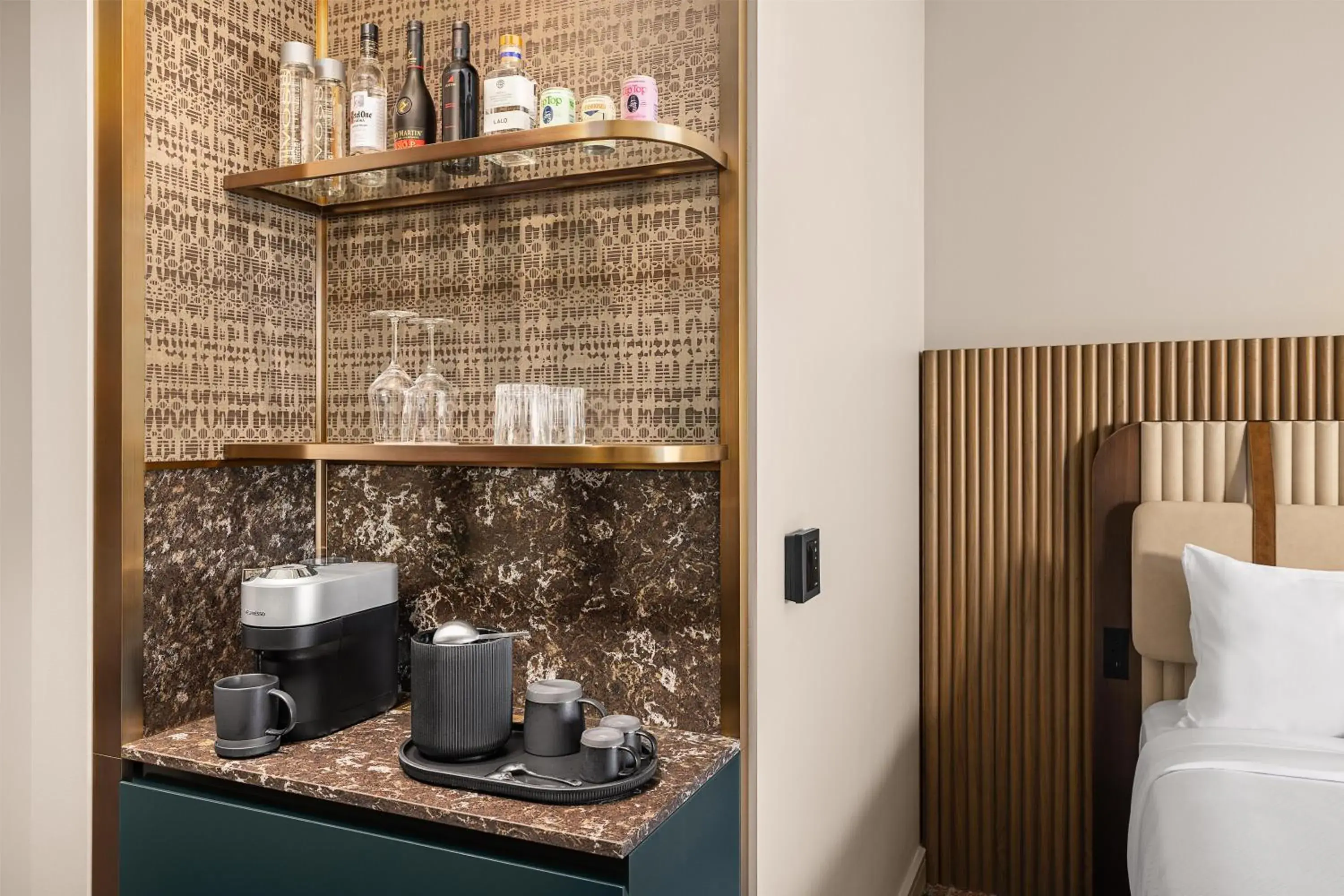 Deluxe City King ADA in Hotel Phoenix Atlanta Deluxe City King ADA in Hotel Phoenix Atlanta