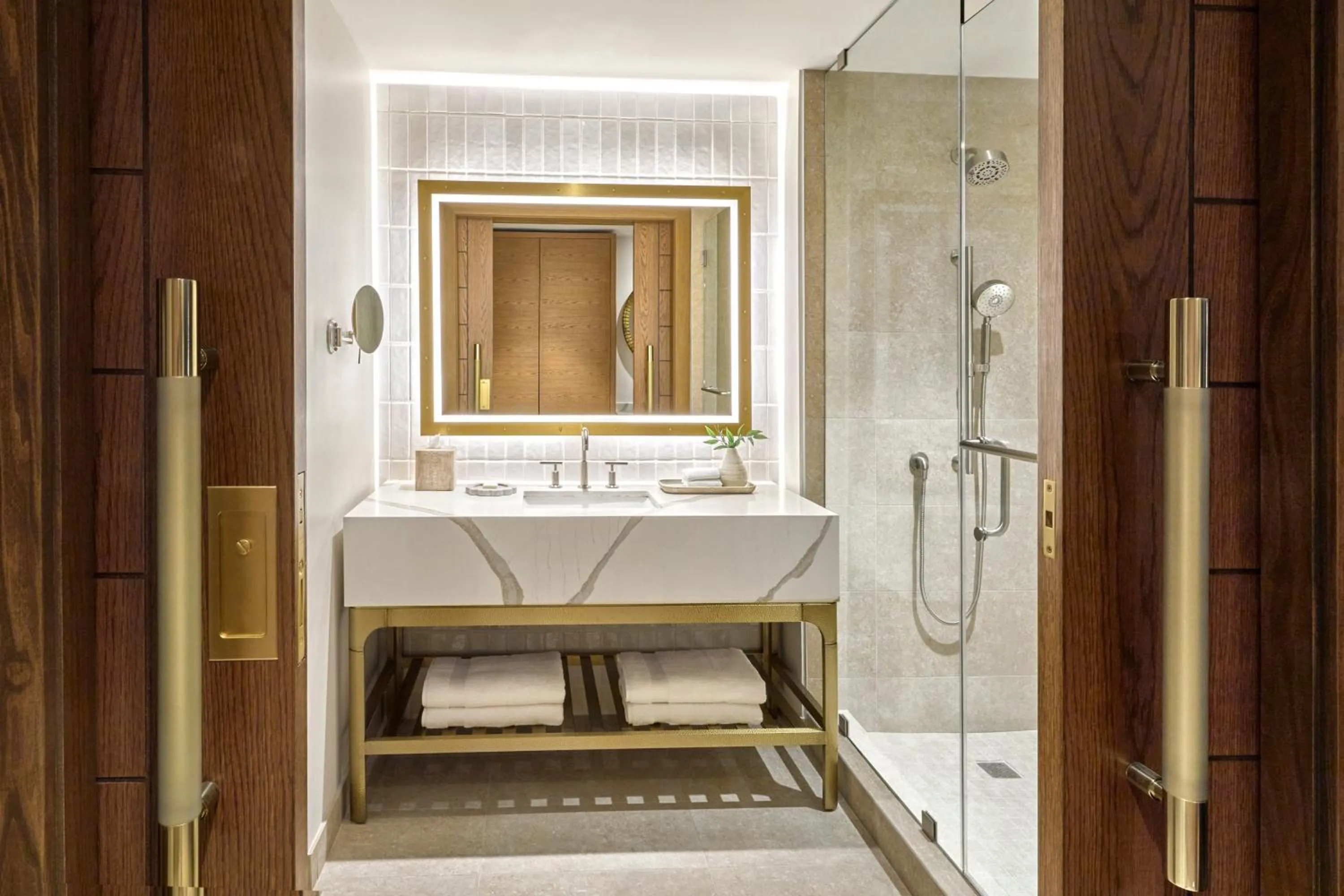 Shower in Omni Fort Lauderdale Hotel