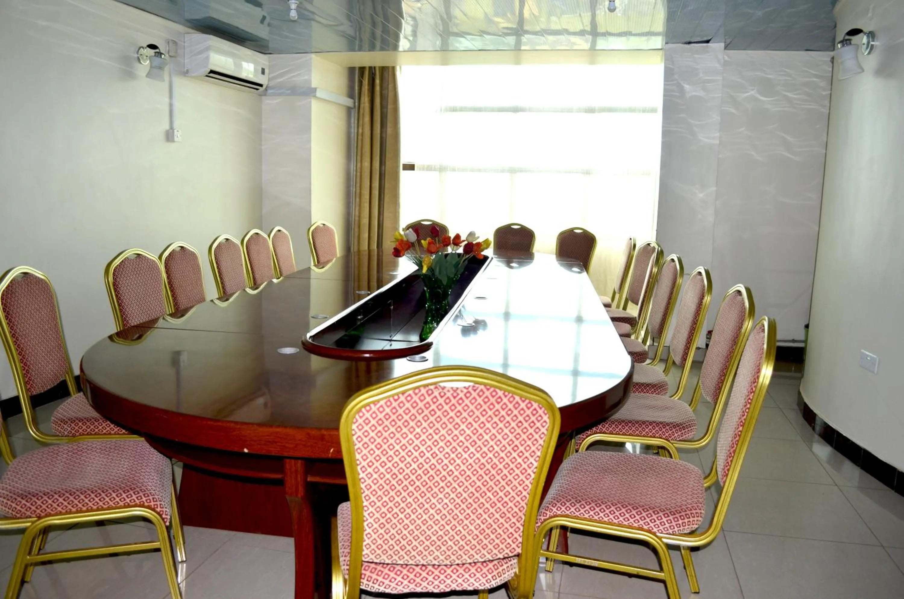 Business facilities in Mt. Zion Hotel