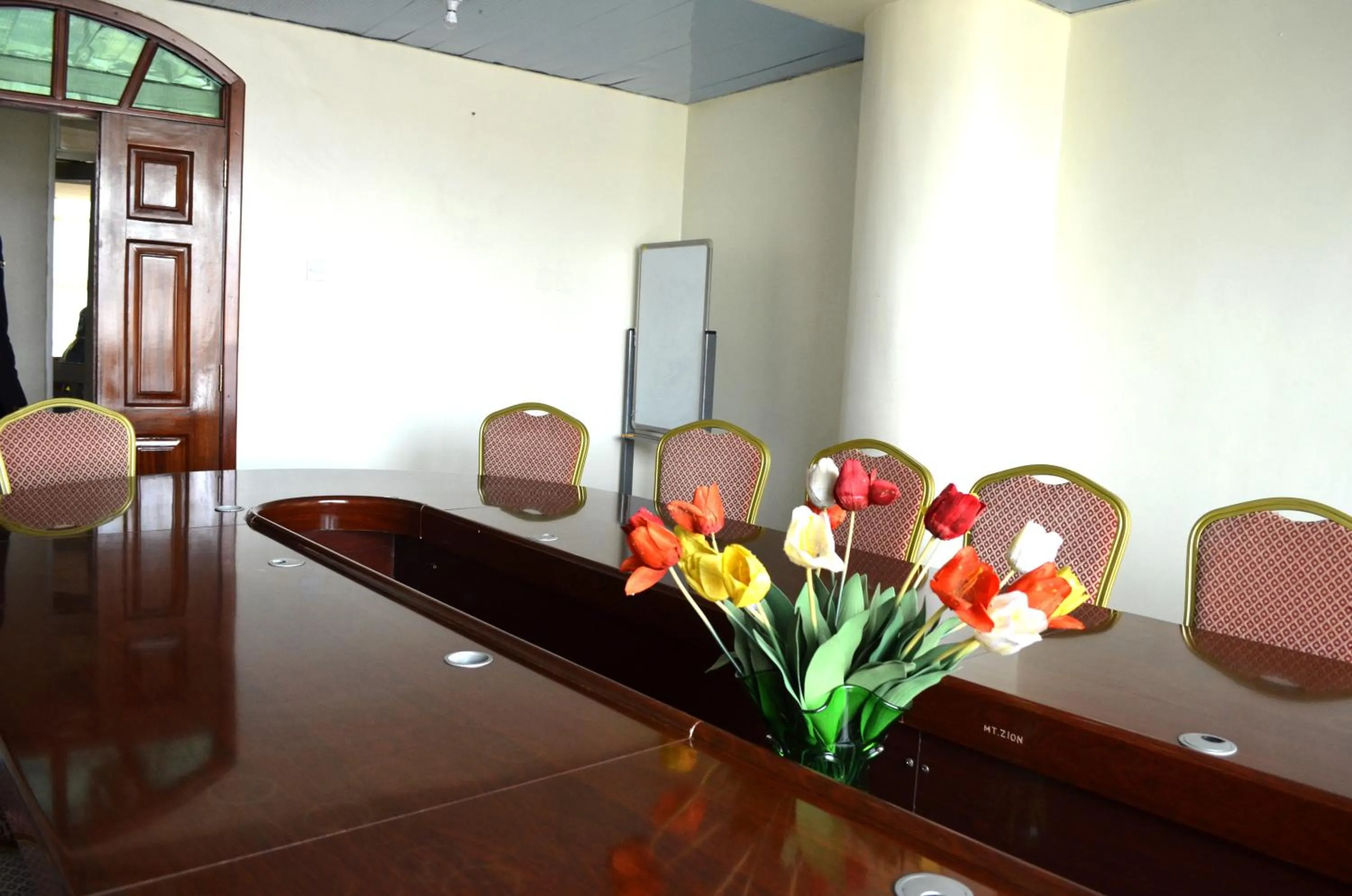 Business facilities in Mt. Zion Hotel