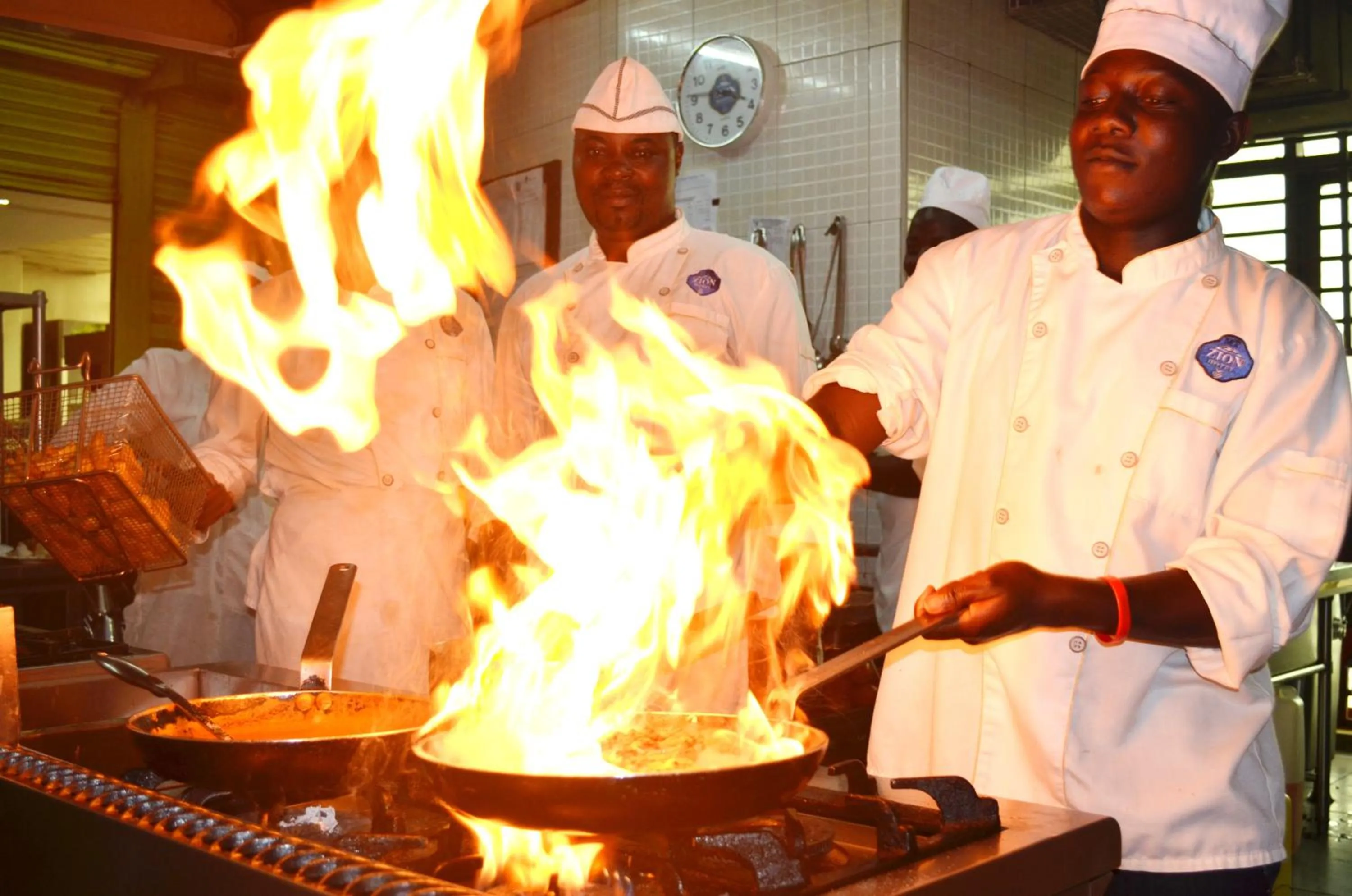 Restaurant/places to eat in Mt. Zion Hotel