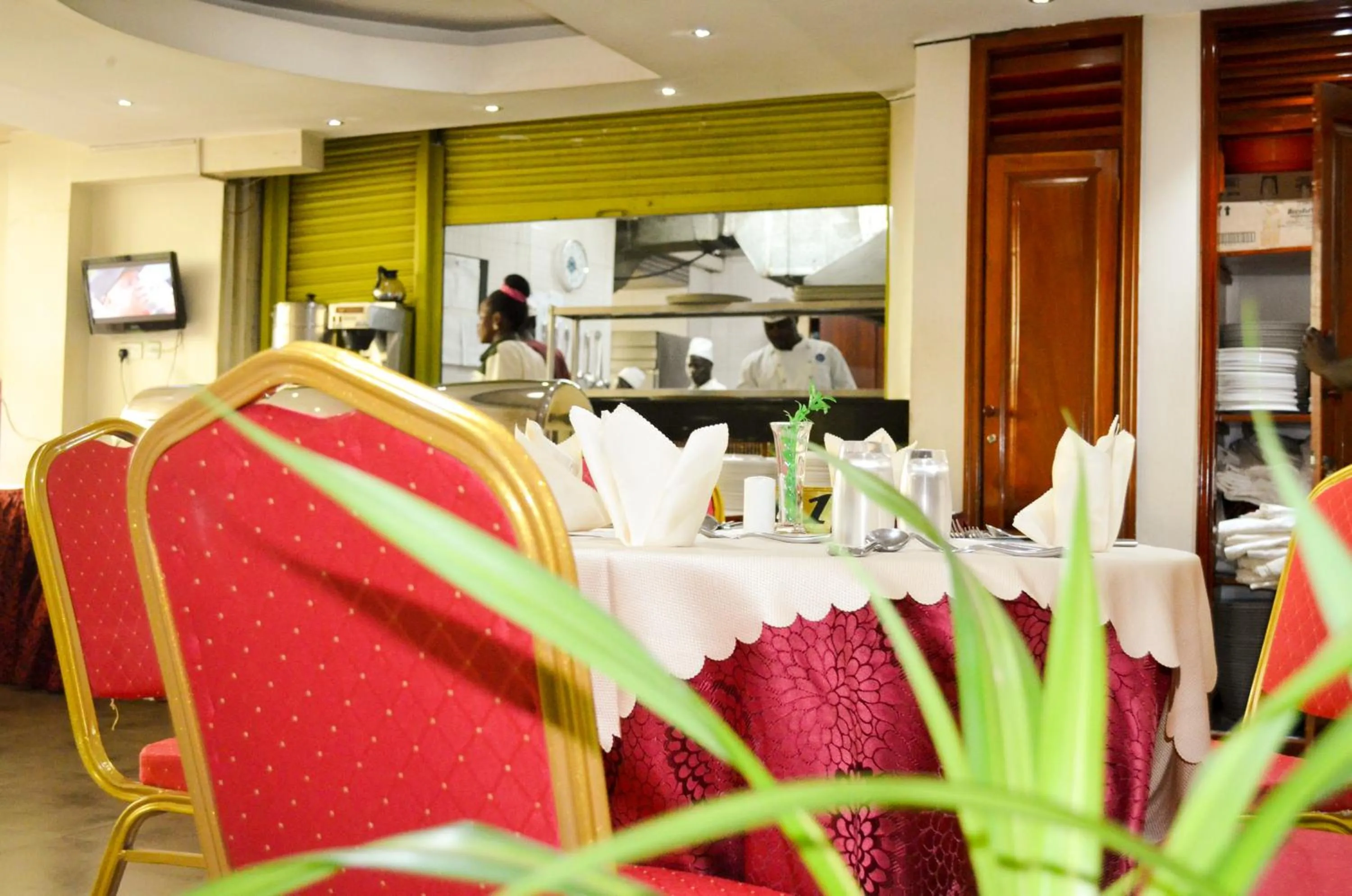 Restaurant/places to eat in Mt. Zion Hotel