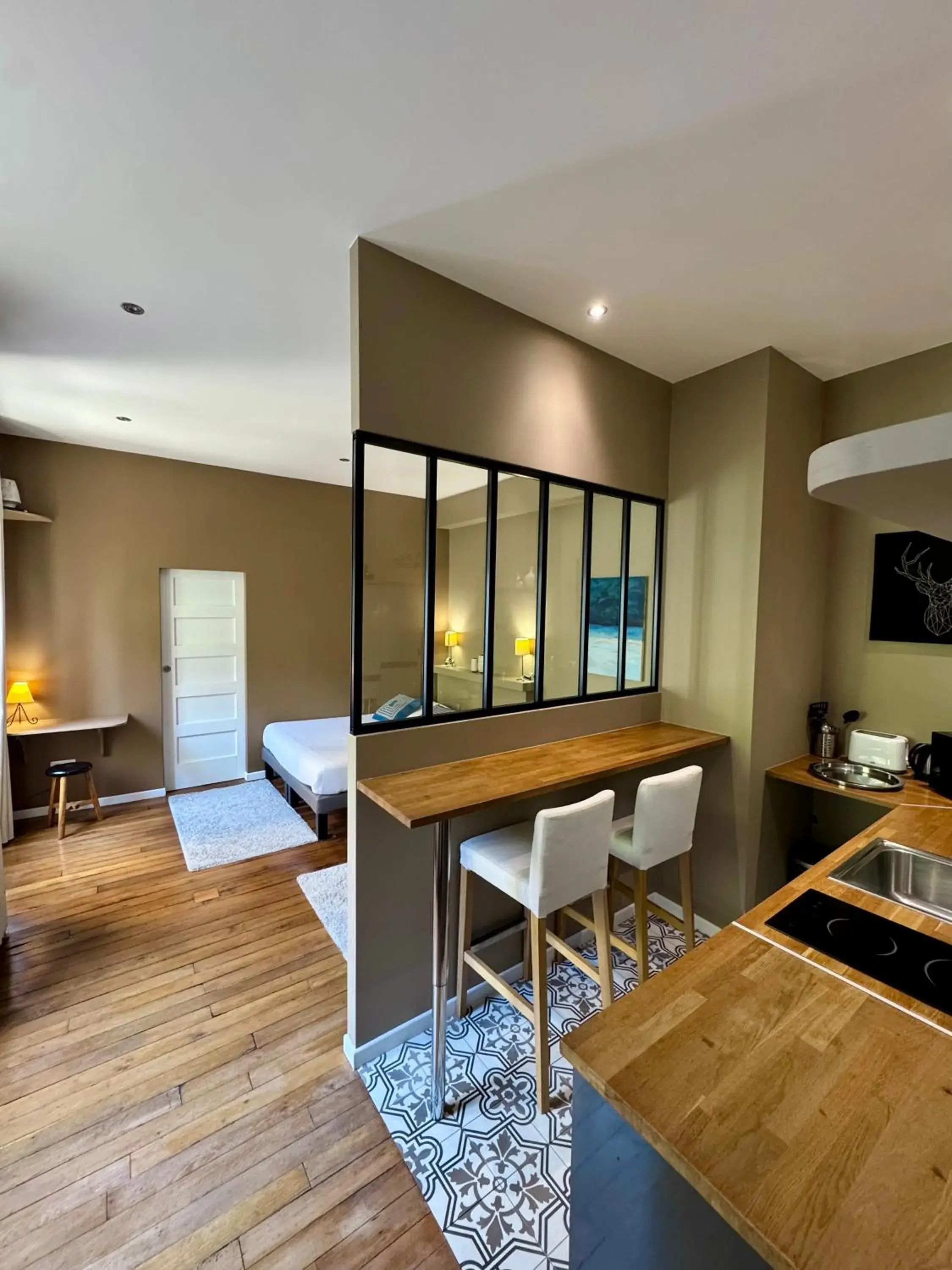 Apartment with Terrace in Wisteria Apartment with Terrace in Wisteria