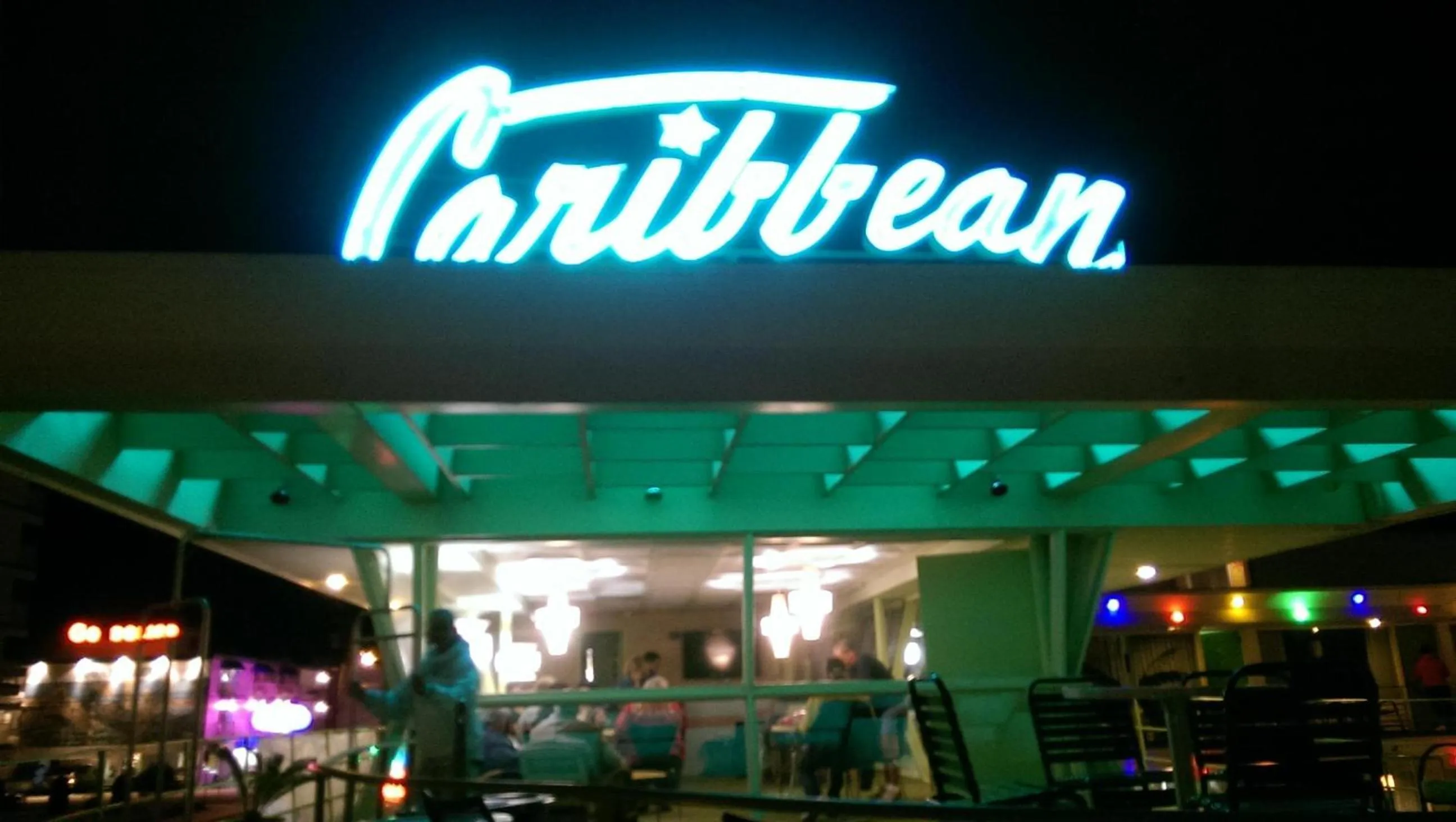 Communal lounge/ TV room in Caribbean Motel