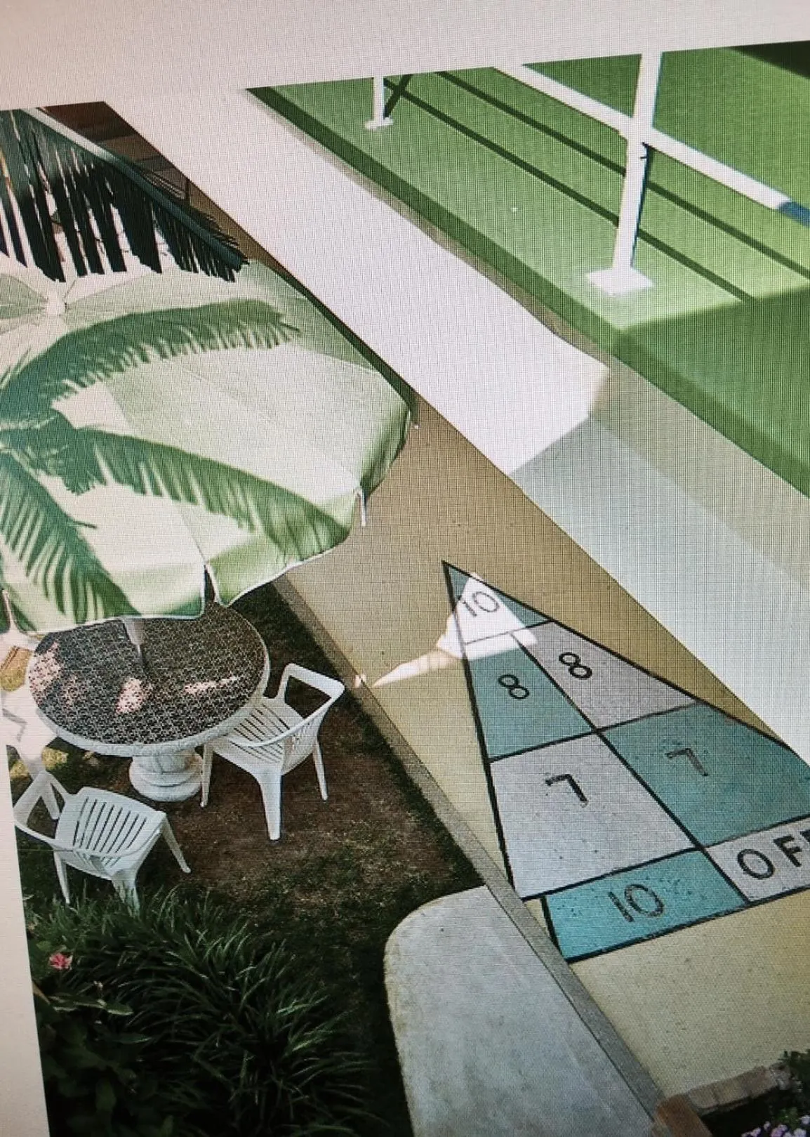 Property building in Caribbean Motel