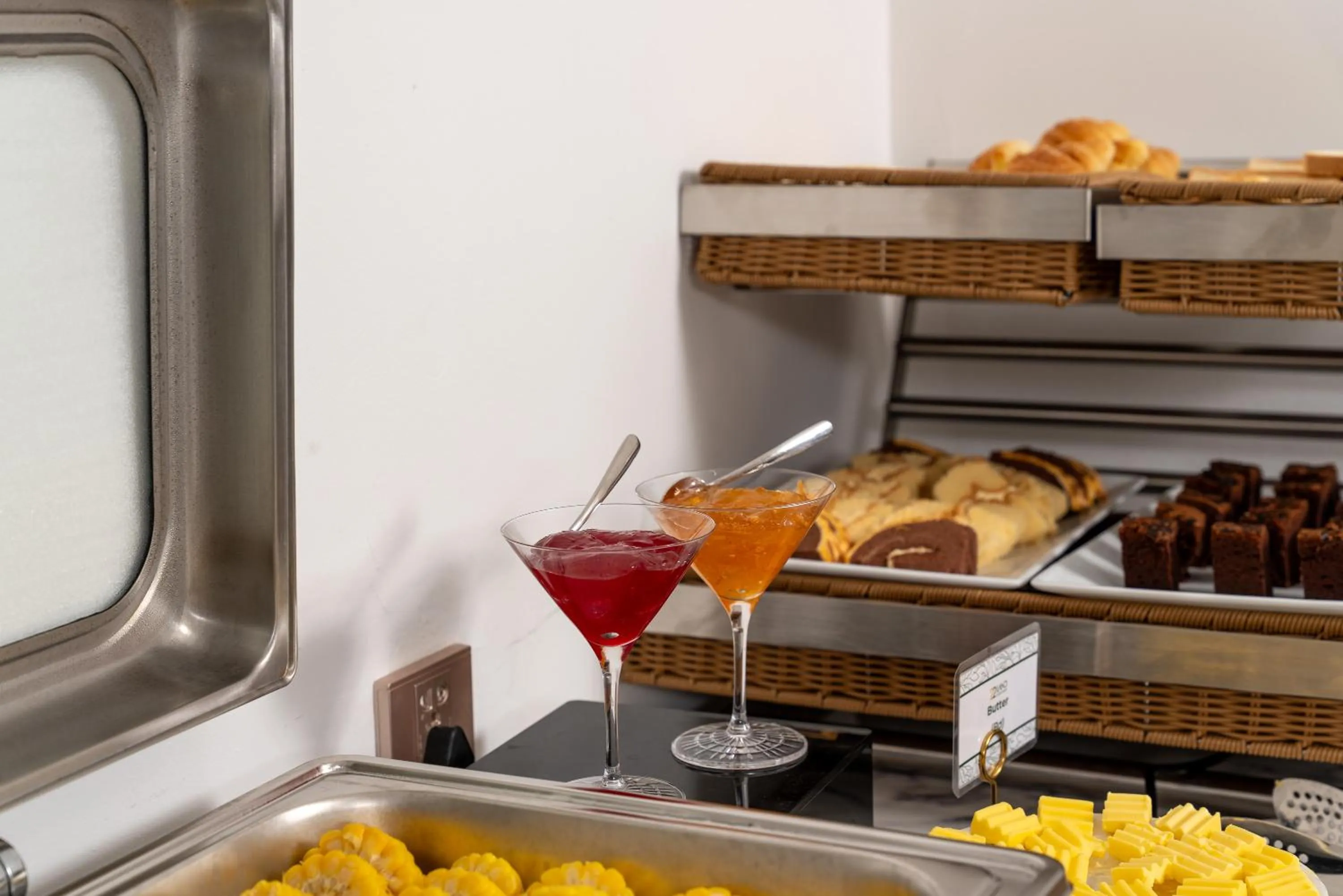 Food and drinks in 22Land Cloud Hotel