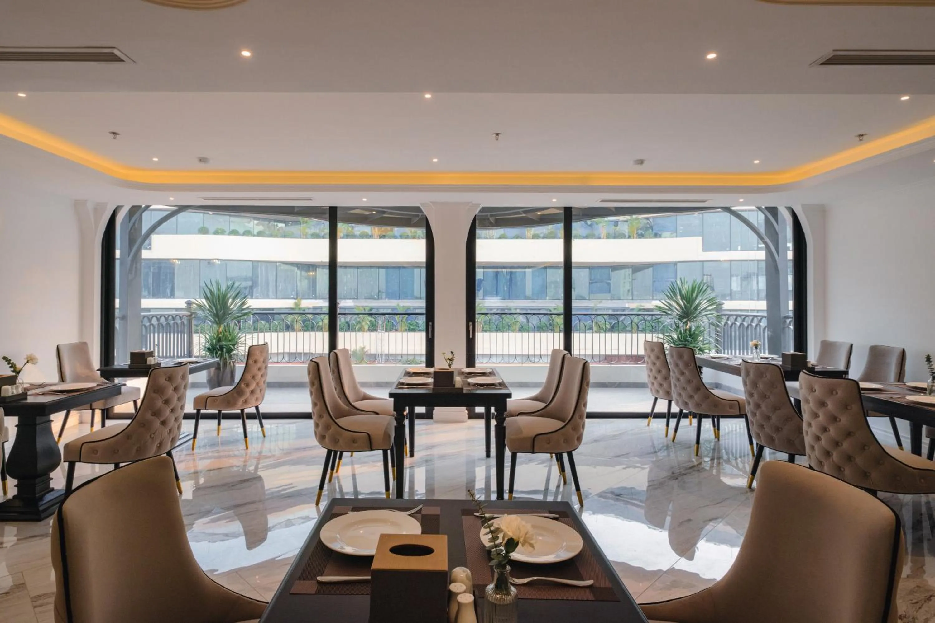 Restaurant/places to eat in 22Land Cloud Hotel