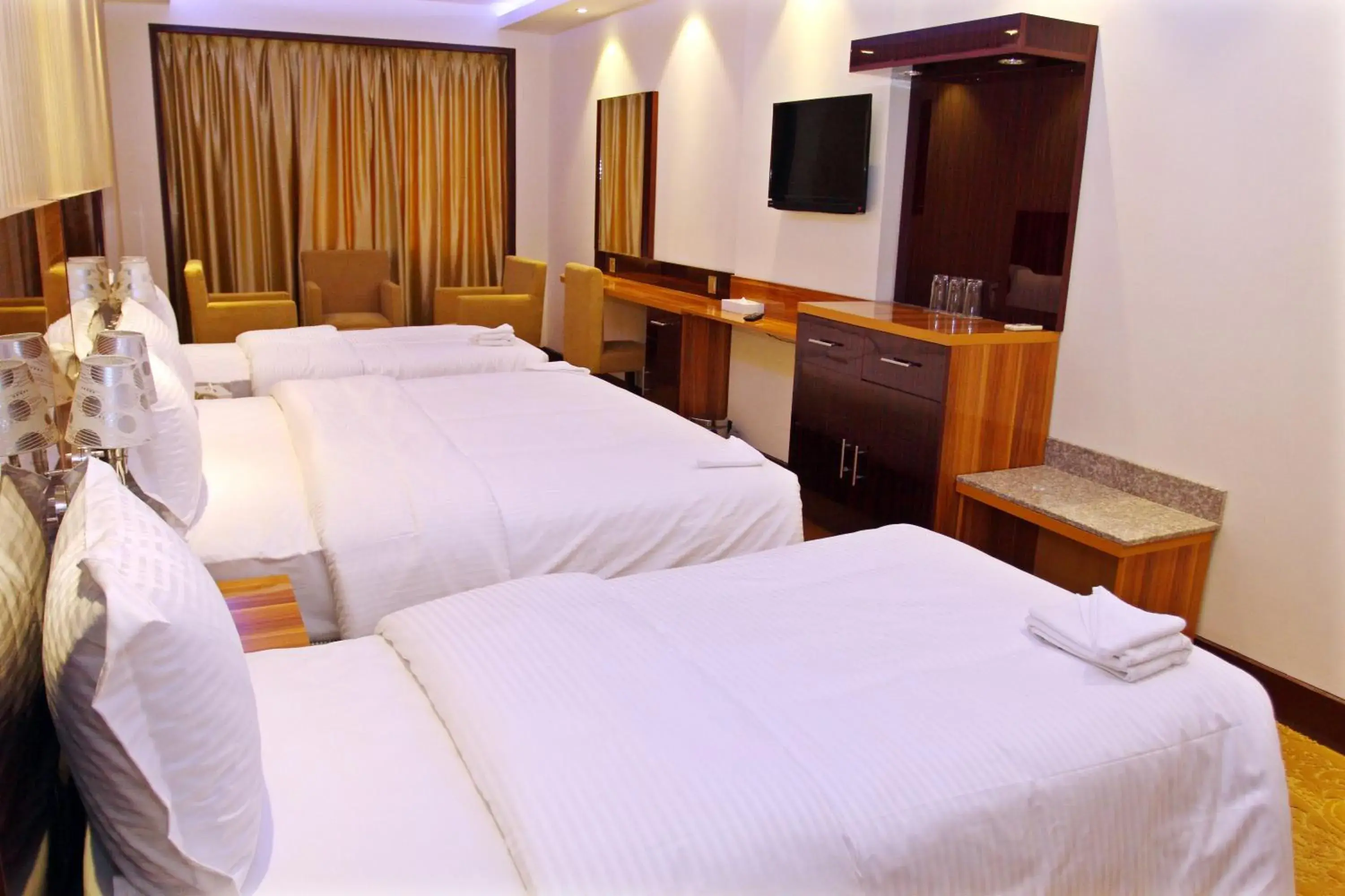 Photo of the whole room, Bed in Fal Hotel L.L.C Photo of the whole room, Bed in Fal Hotel L.L.C