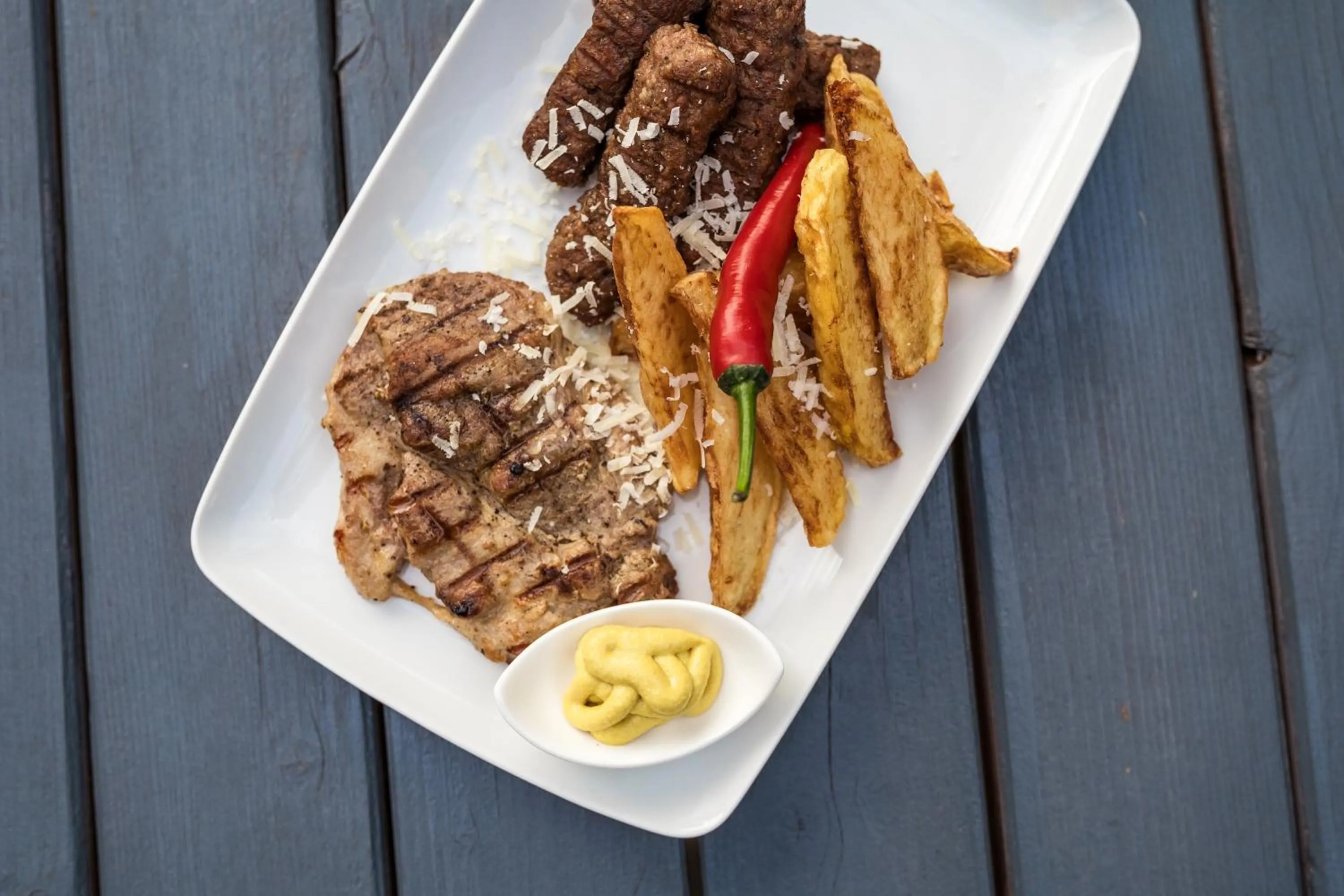 Food in Hotel Apollo