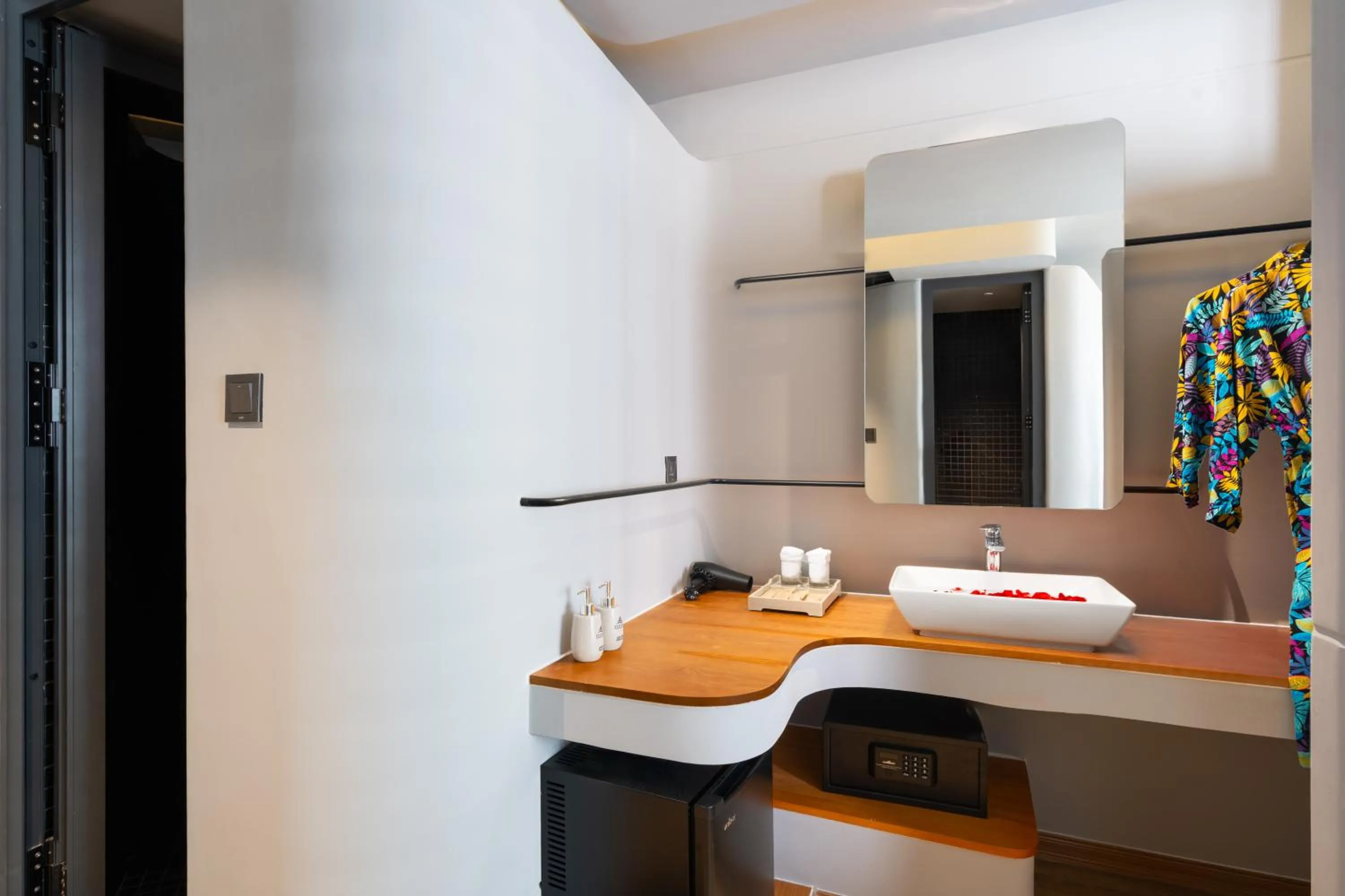 Shower, Bed in Seaside Boutique Hotel Nha Trang Beach