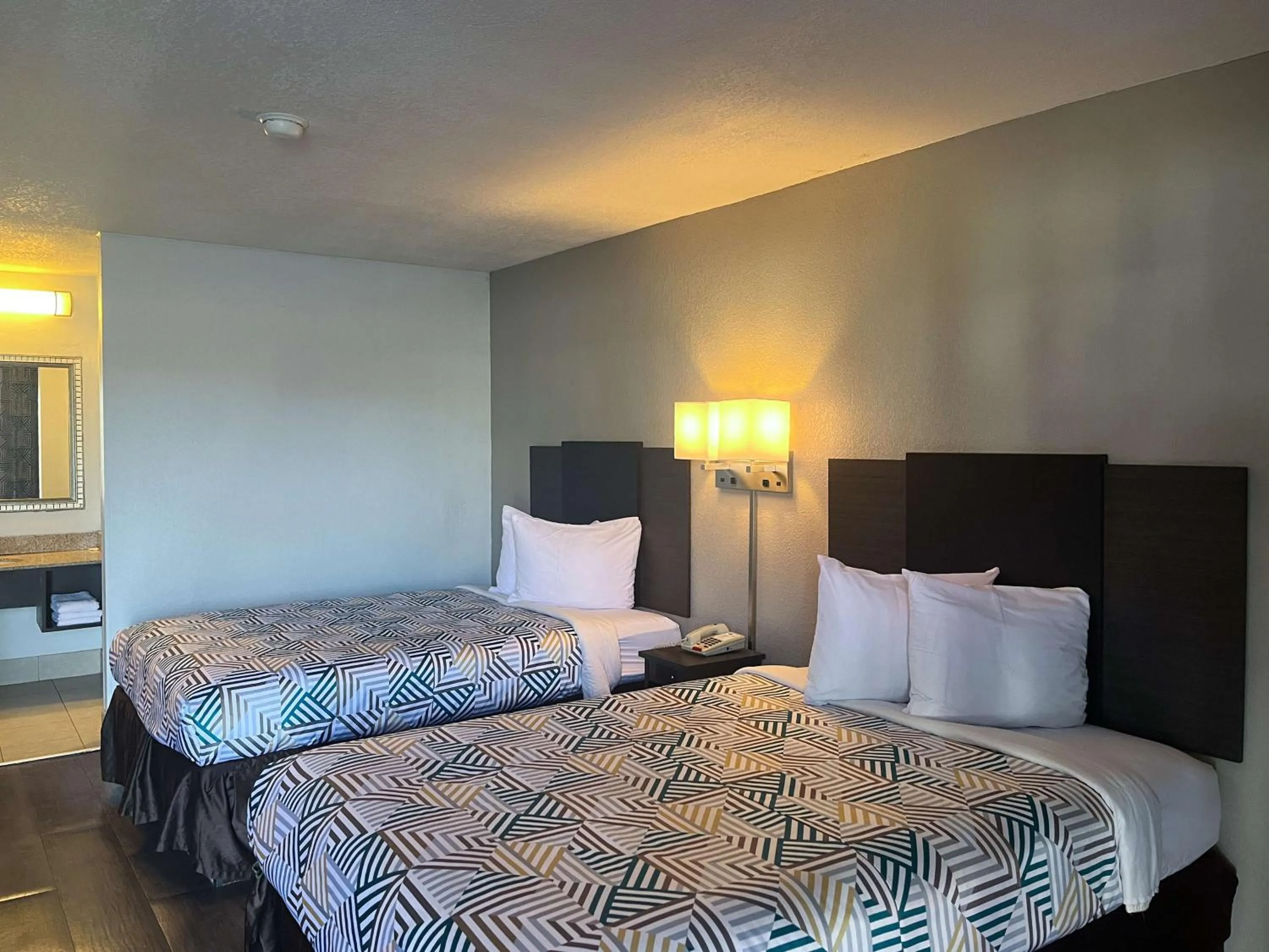 Bedroom, Bed in Studio 6 Montgomery AL Eastern Blvd.