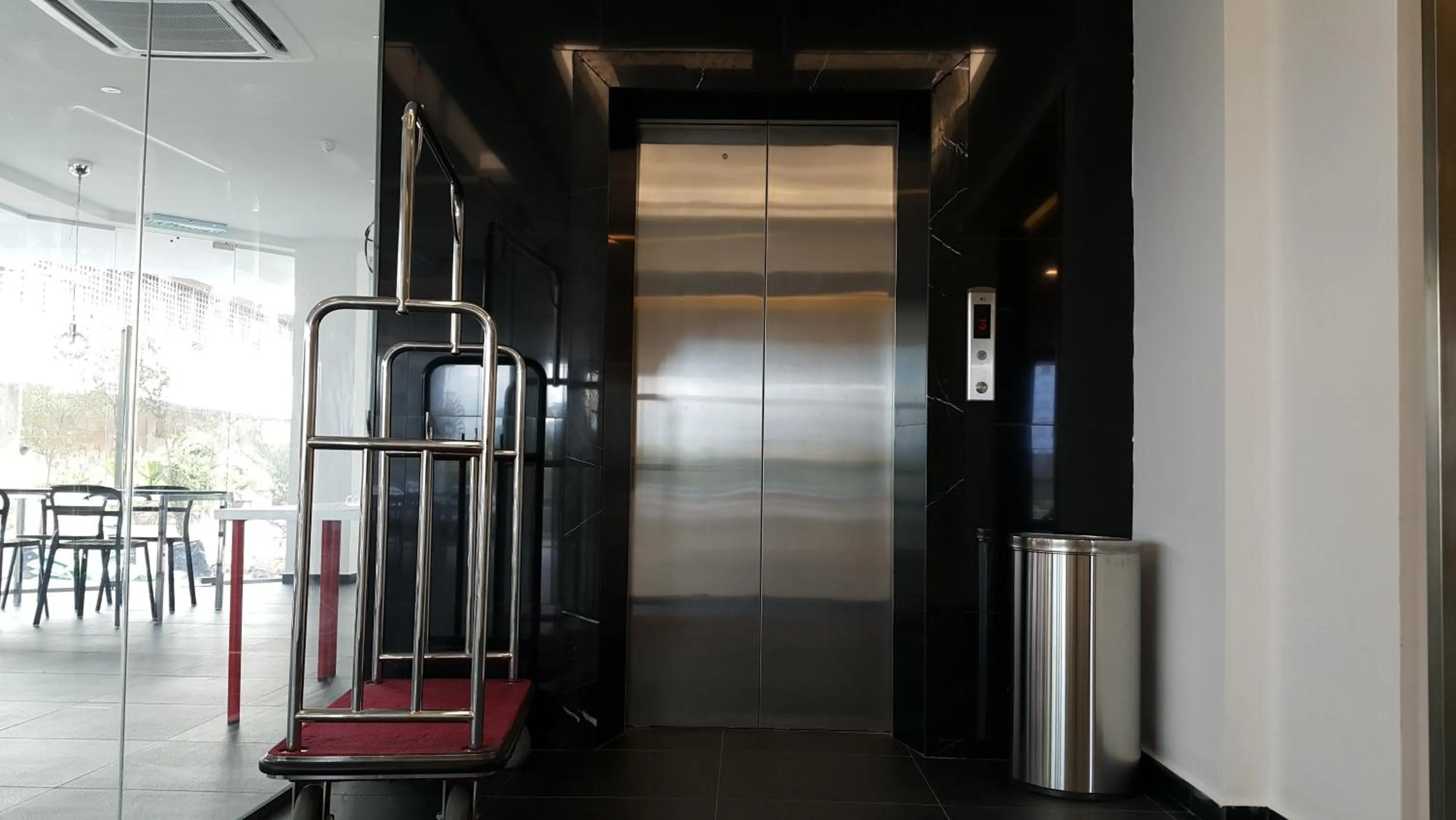 M Design Hotel @ Shamelin Perkasa