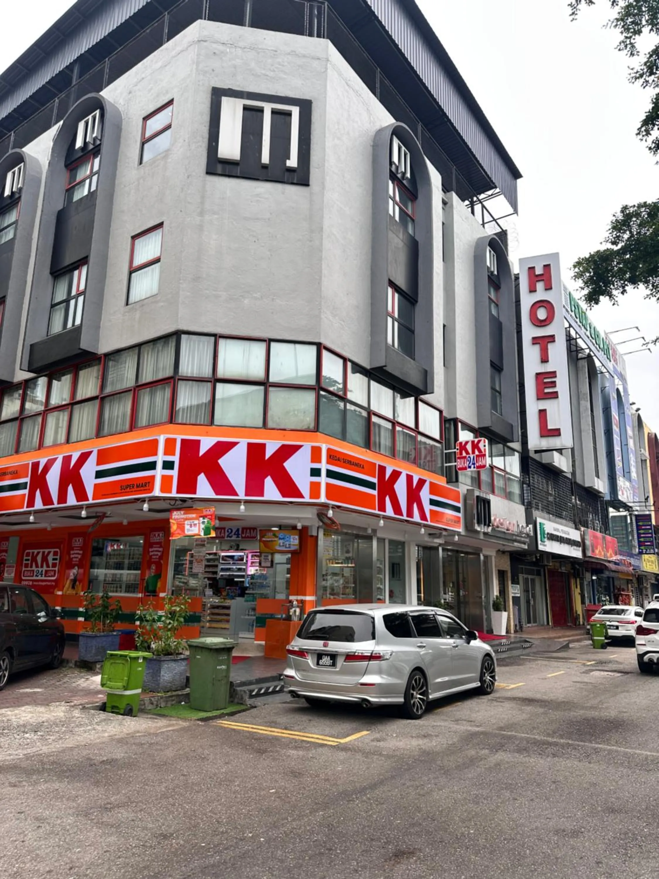 M Design Hotel @ Shamelin Perkasa