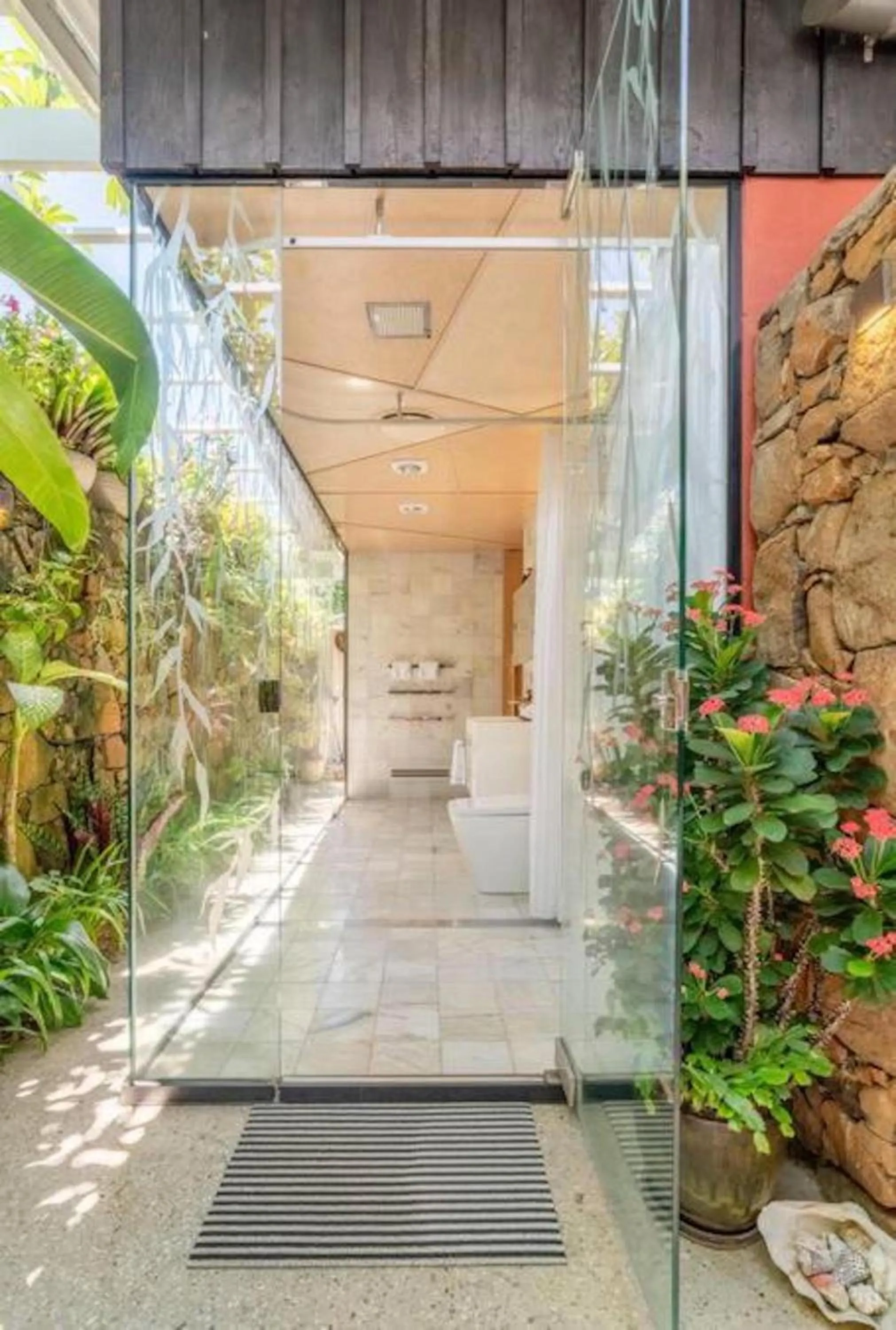 Shower in Buhwi Bira Byron Bay - Studio