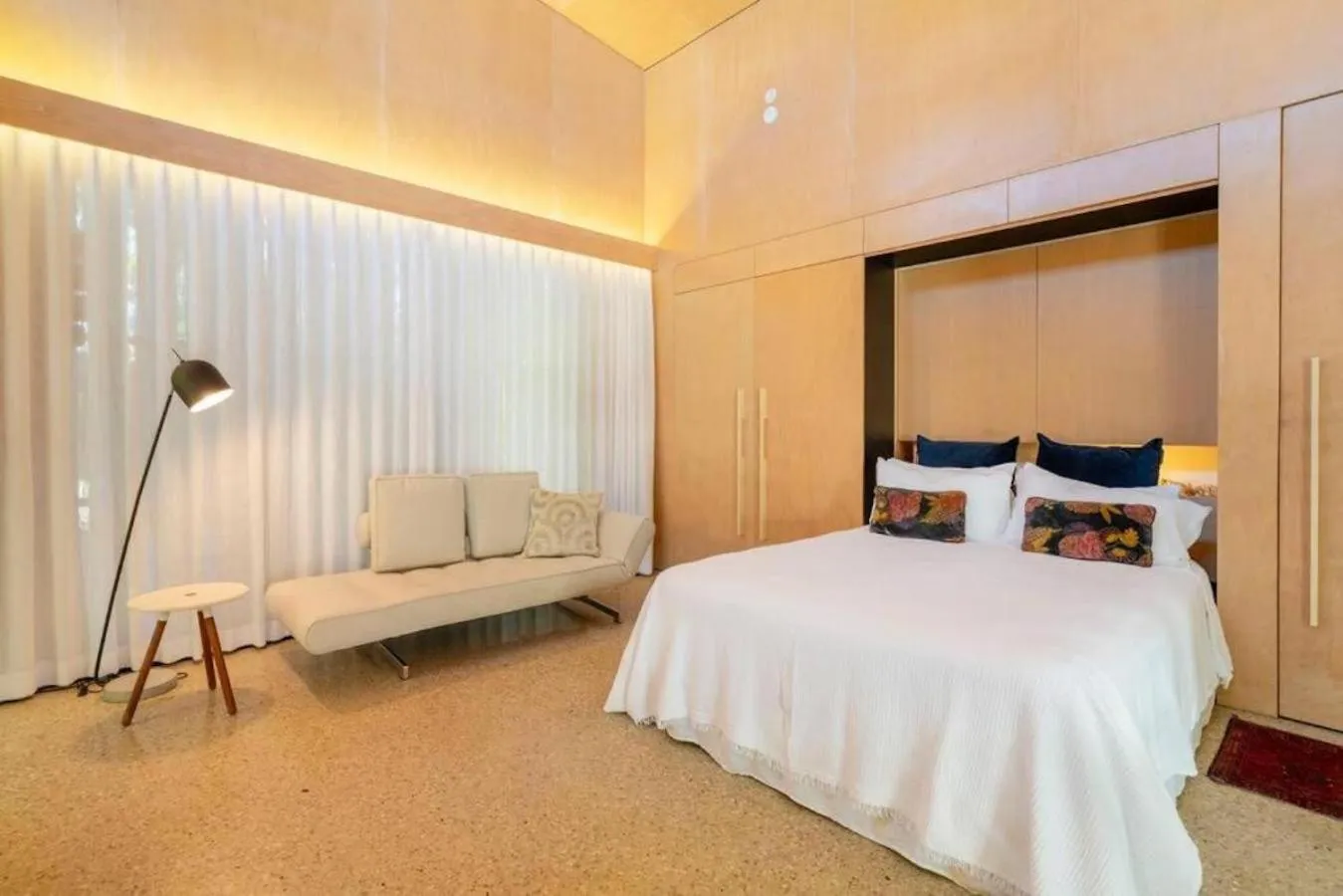 Living room, Bed in Buhwi Bira Byron Bay - Studio