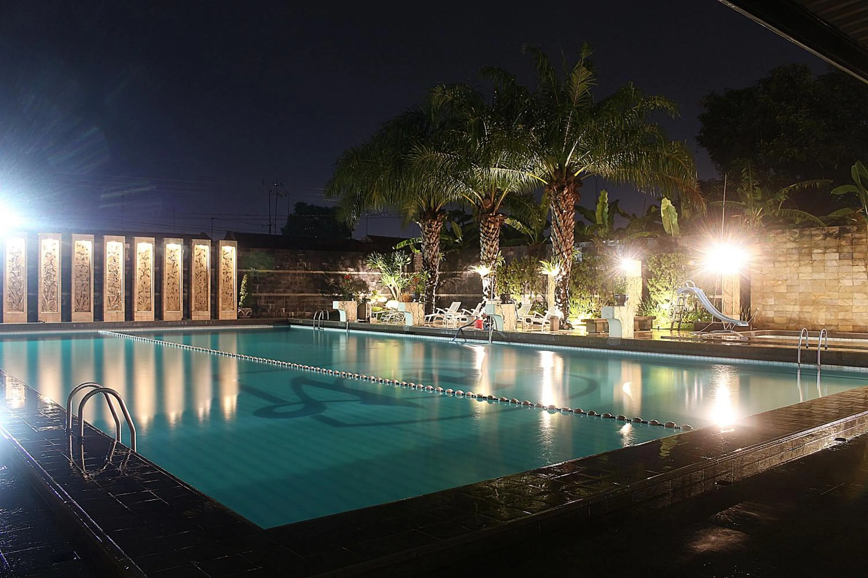 Swimming pool in Hotel Nirwana Pekalongan