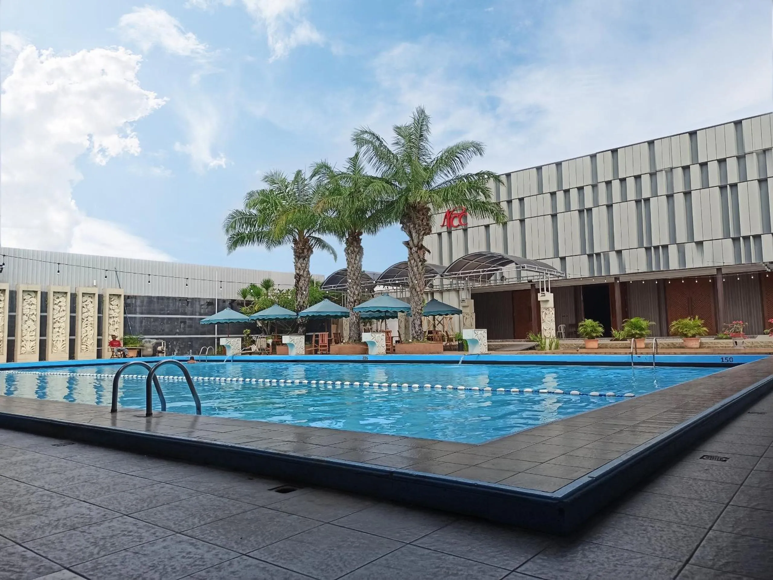 Swimming pool in Hotel Nirwana Pekalongan