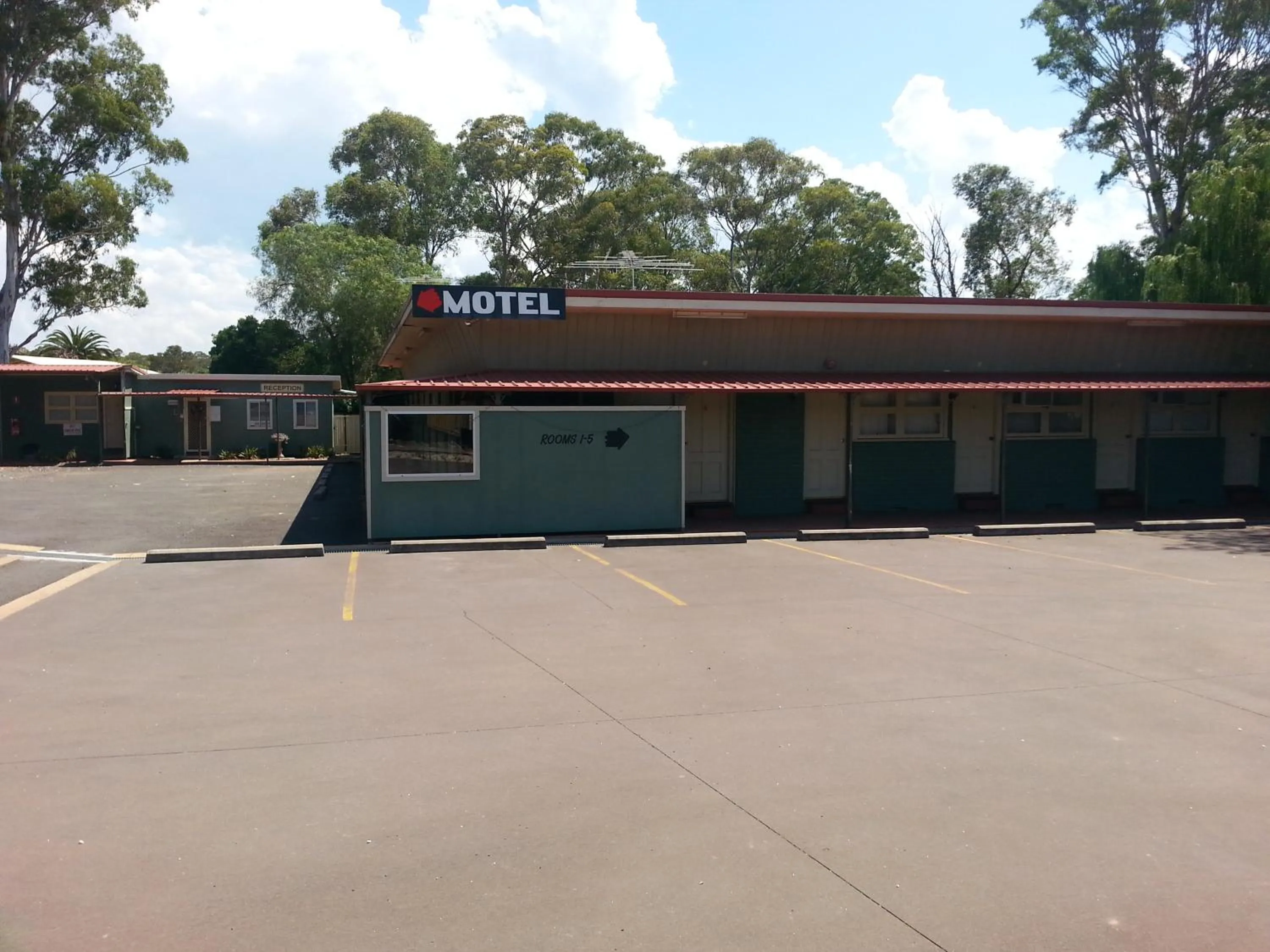 Property building in Bargo Motor Inn