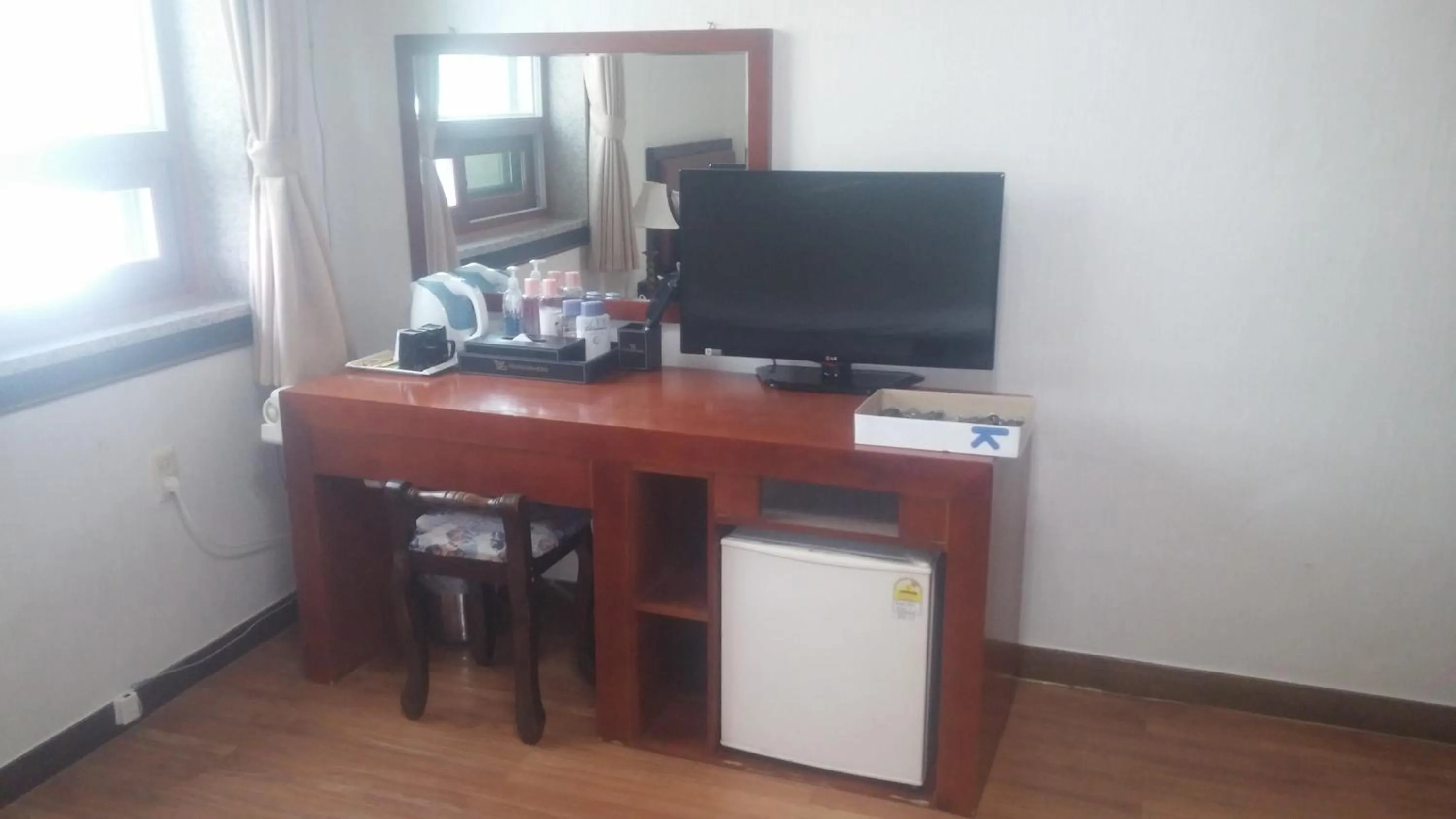 Living room in Youngbin Hotel