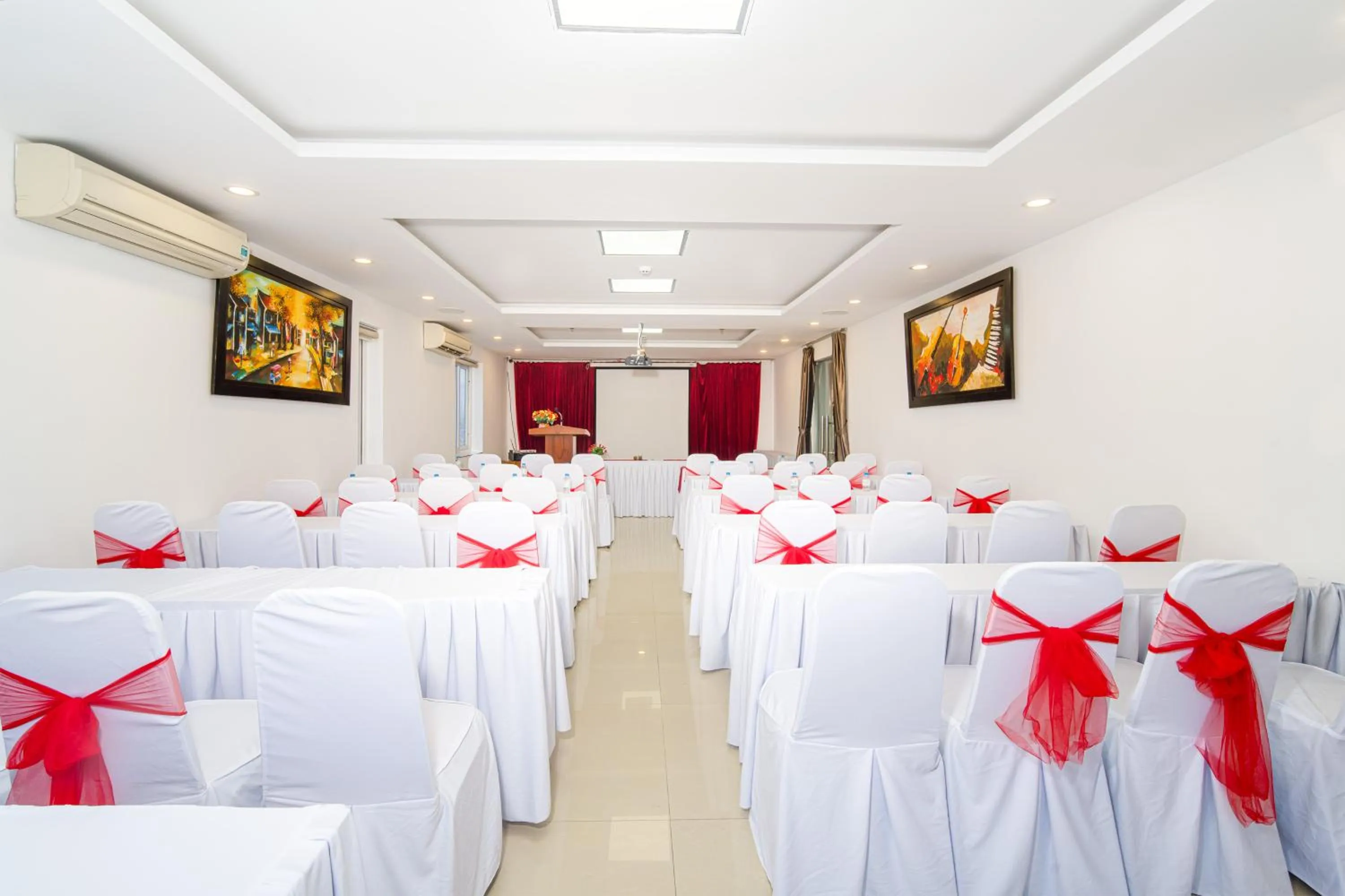 Business facilities in ELC Beach Hotel