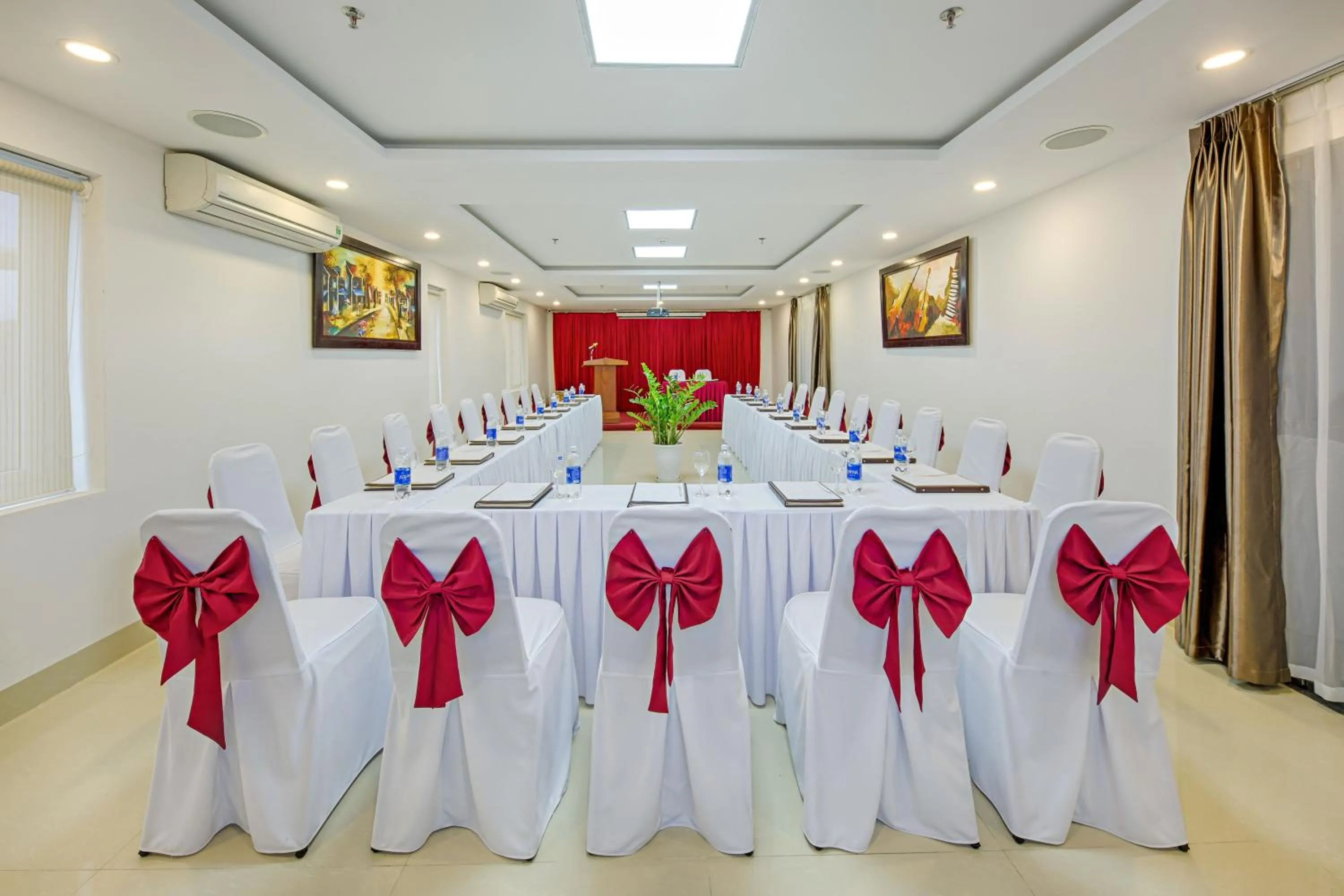 Business facilities in ELC Beach Hotel