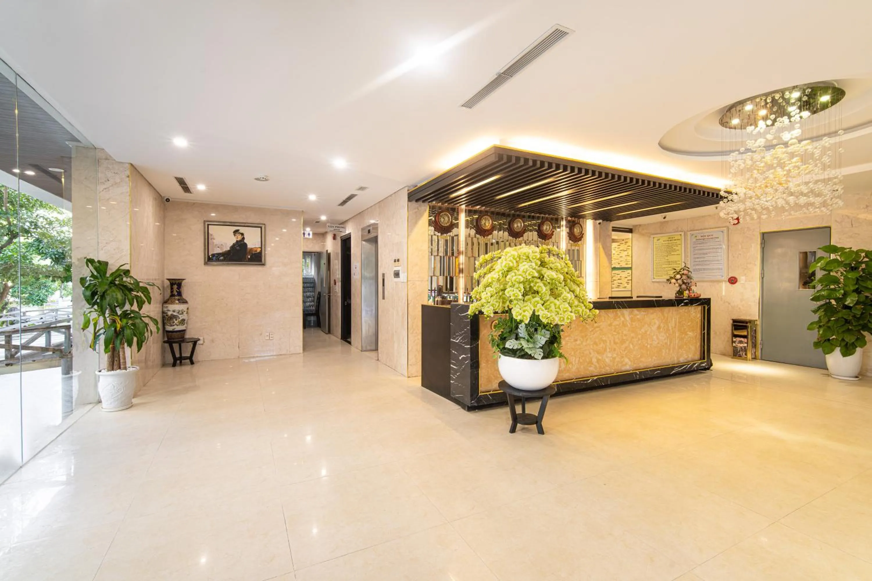 Communal lounge/ TV room in ELC Beach Hotel