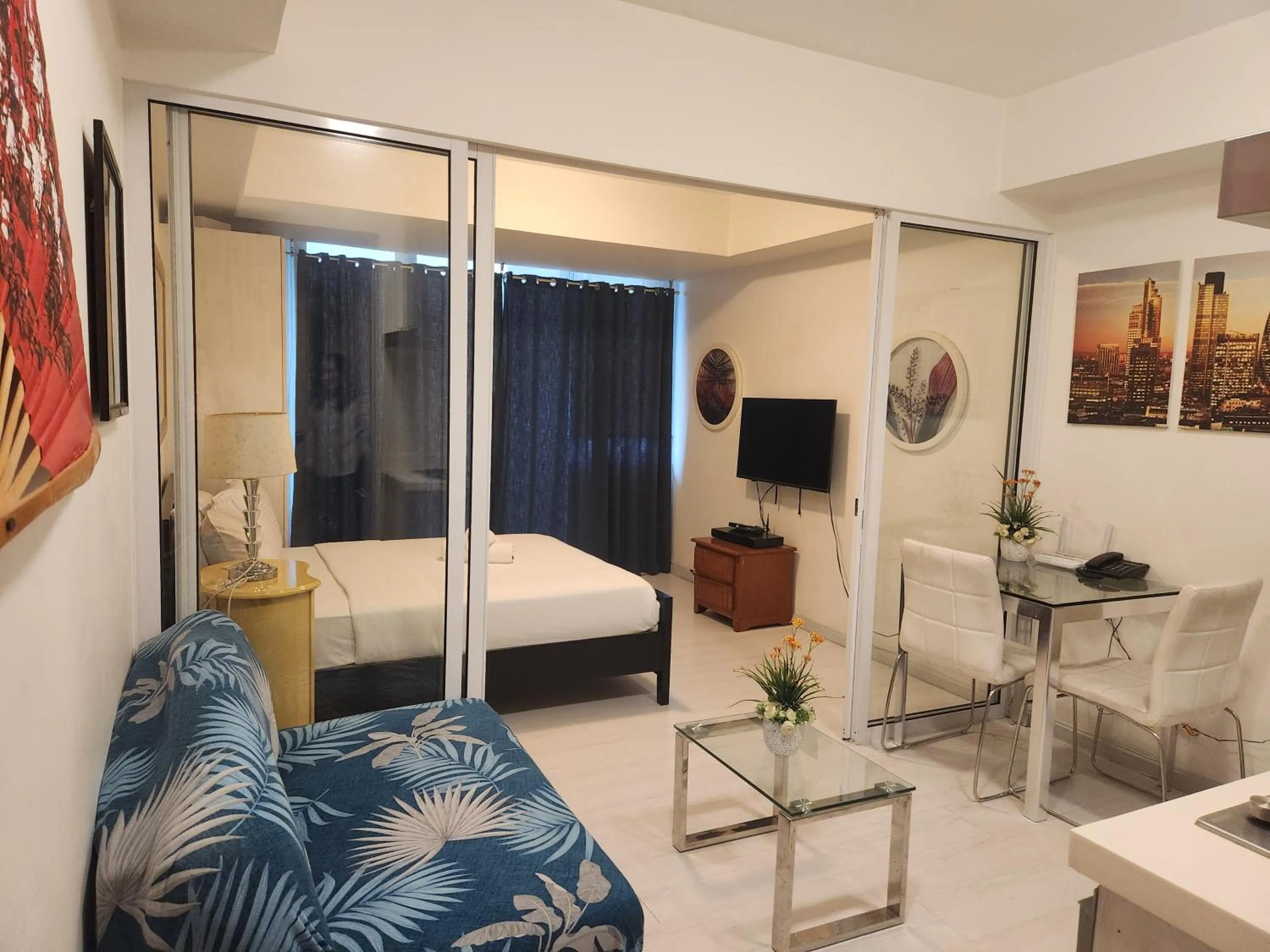 Bed in Azure Staycation Philippines by AMRS Near Manila International Airport