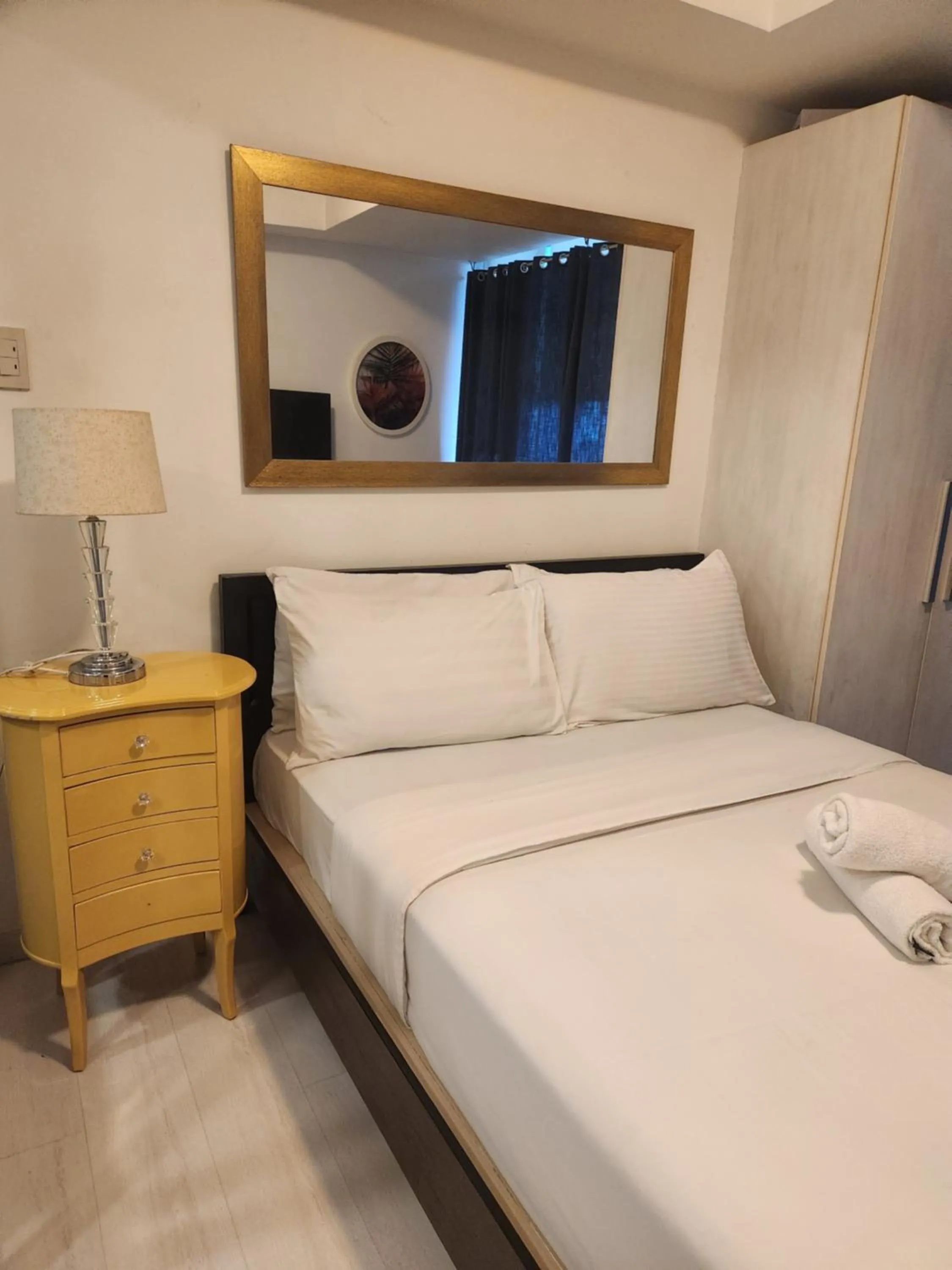 Bed in Azure Staycation Philippines by AMRS Near Manila International Airport