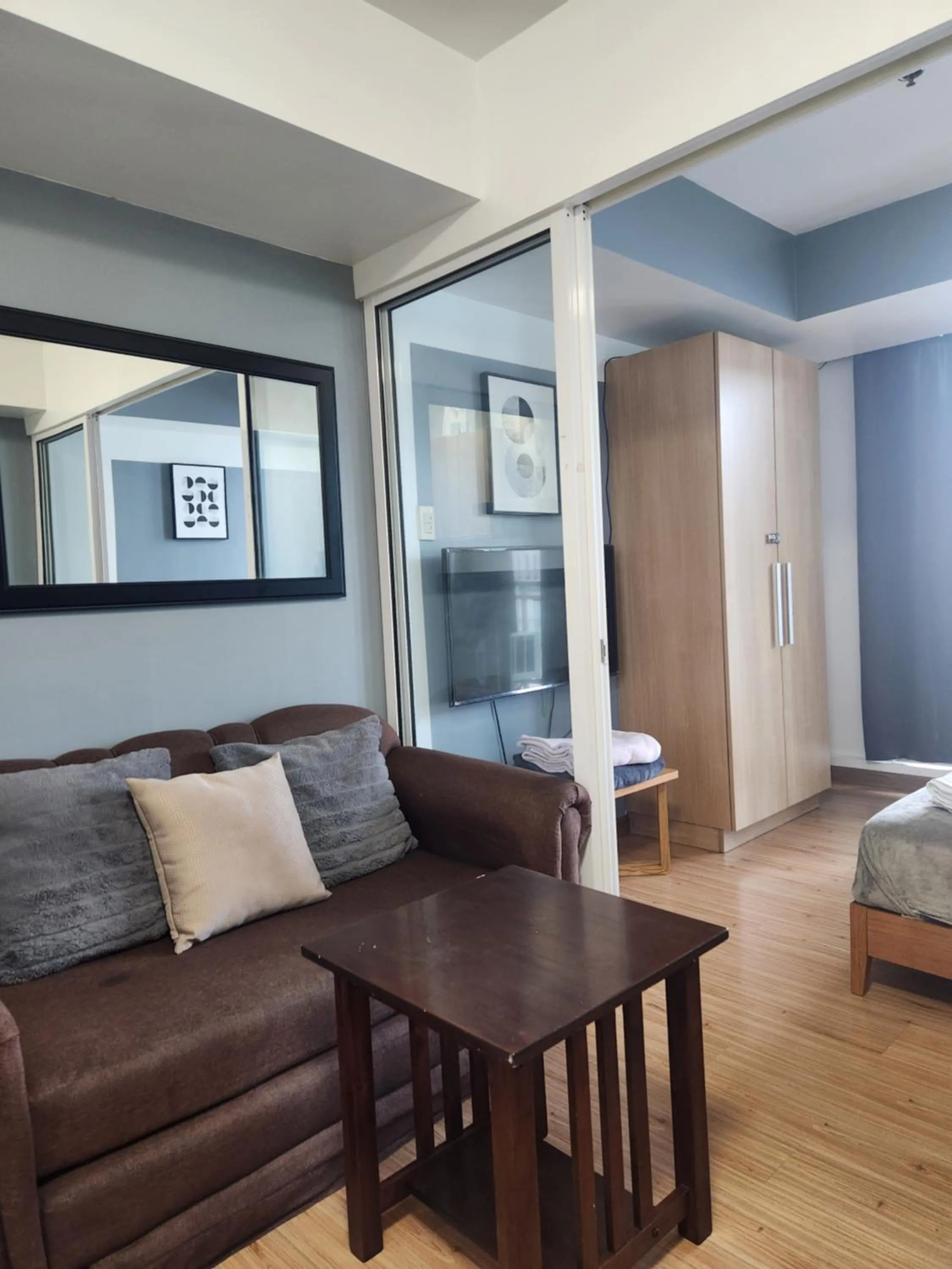 Living room in Azure Staycation Philippines by AMRS Near Manila International Airport