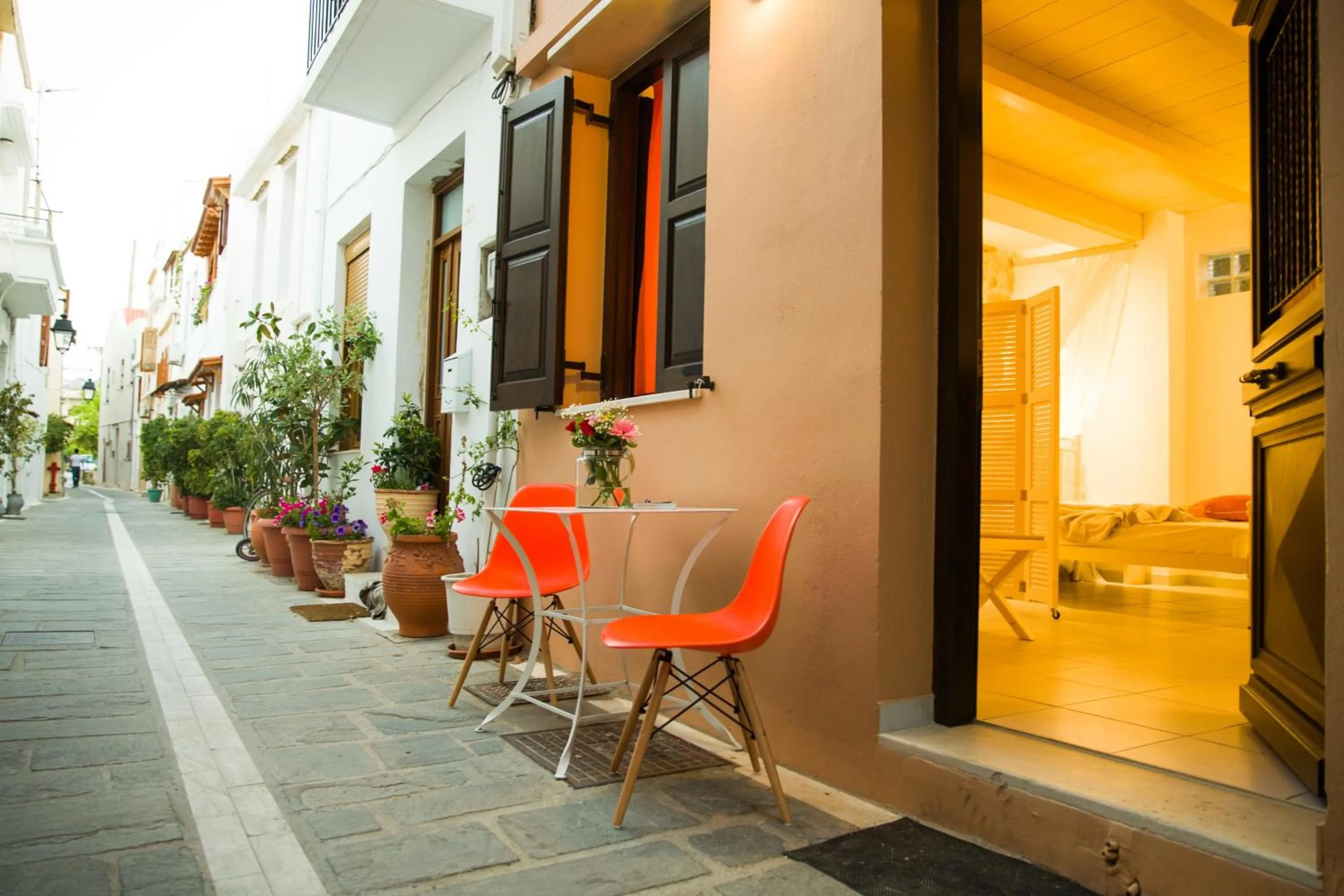 Facade/entrance in AC Homes Christos