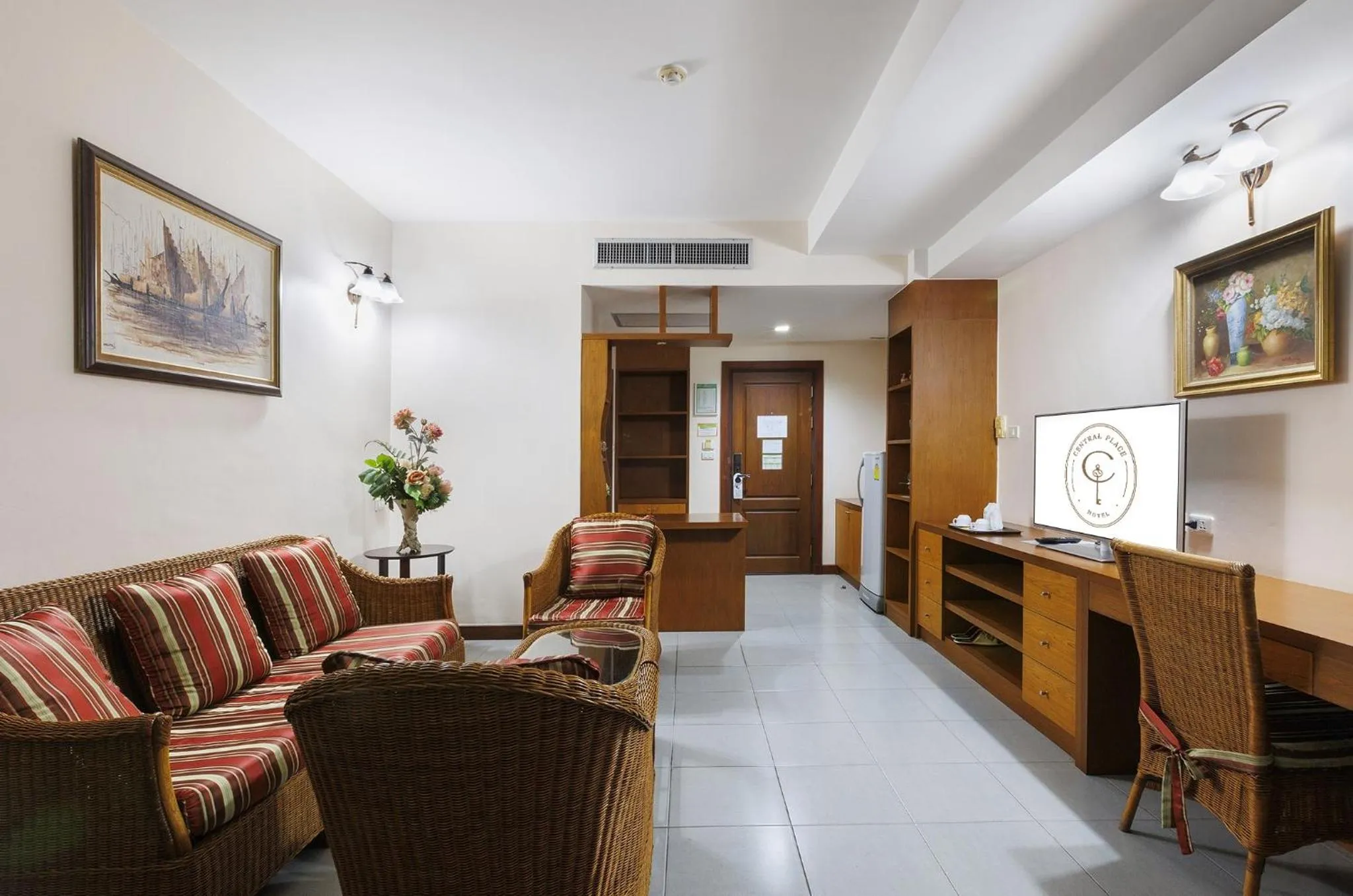 TV and multimedia in Central Place Hotel