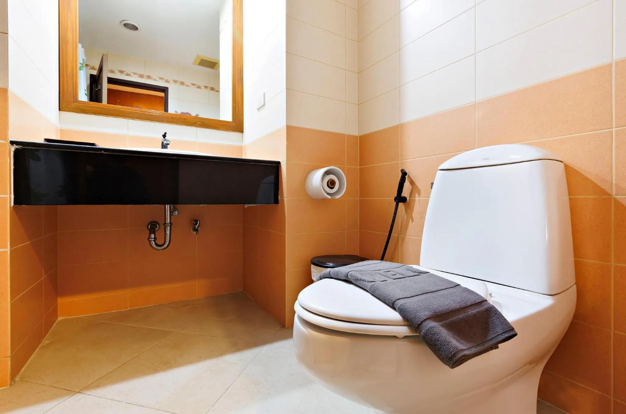 Bathroom in Central Place Hotel