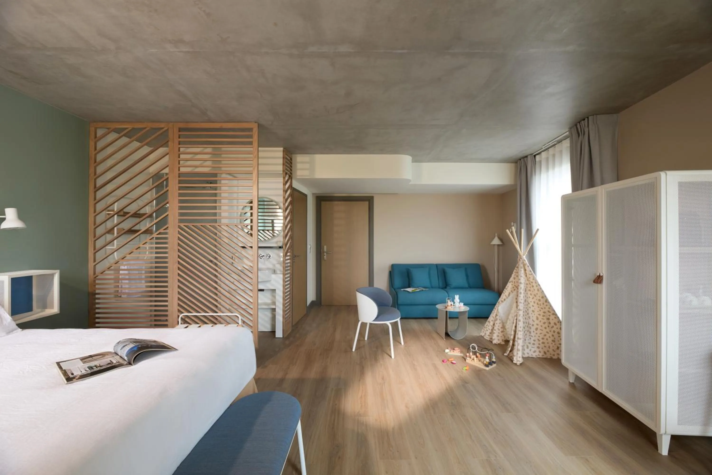 Bedroom, Bed in OKKO Hotels Troyes Centre