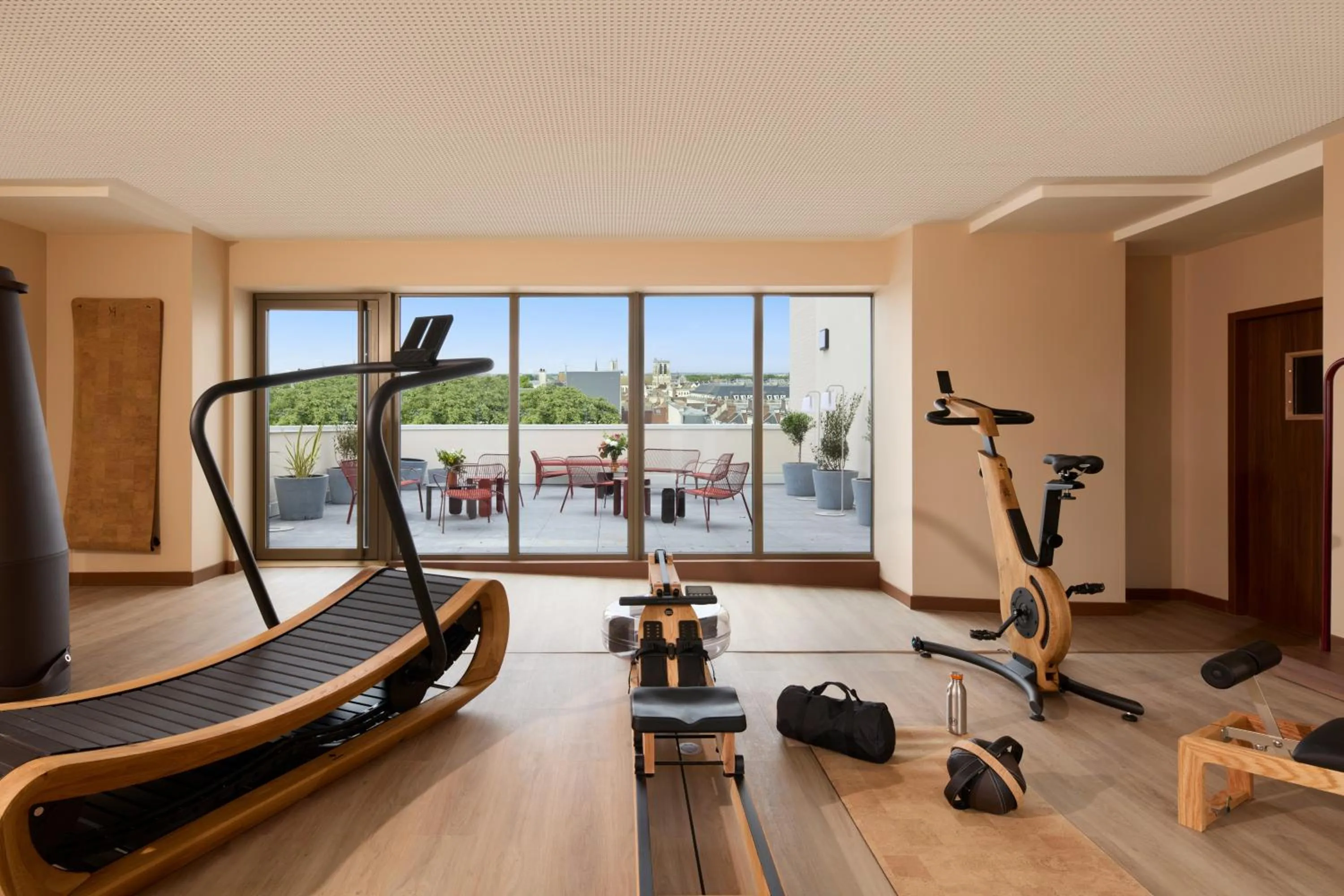 Fitness centre/facilities in OKKO Hotels Troyes Centre