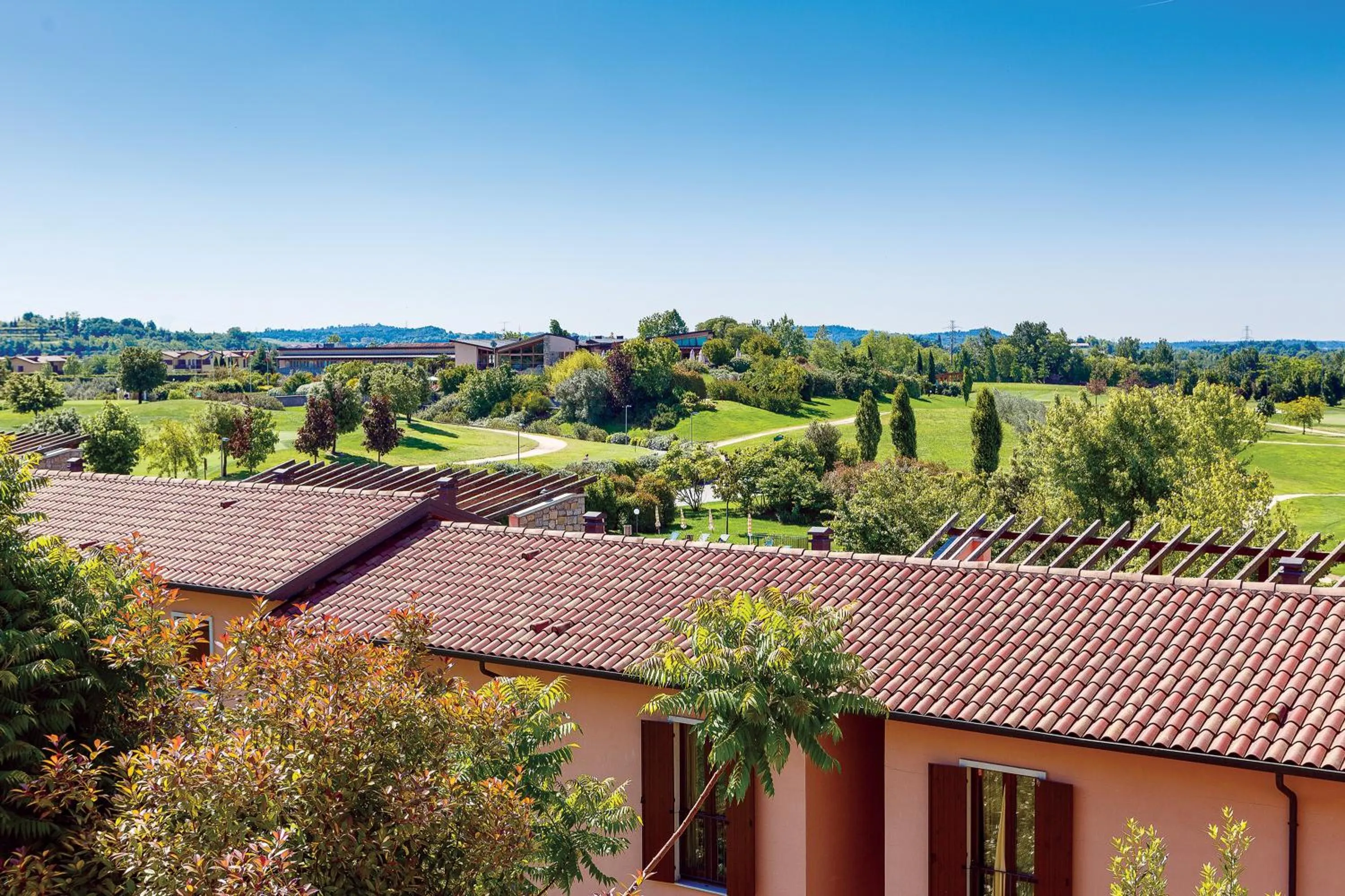 Facade/entrance in Golf Residenza