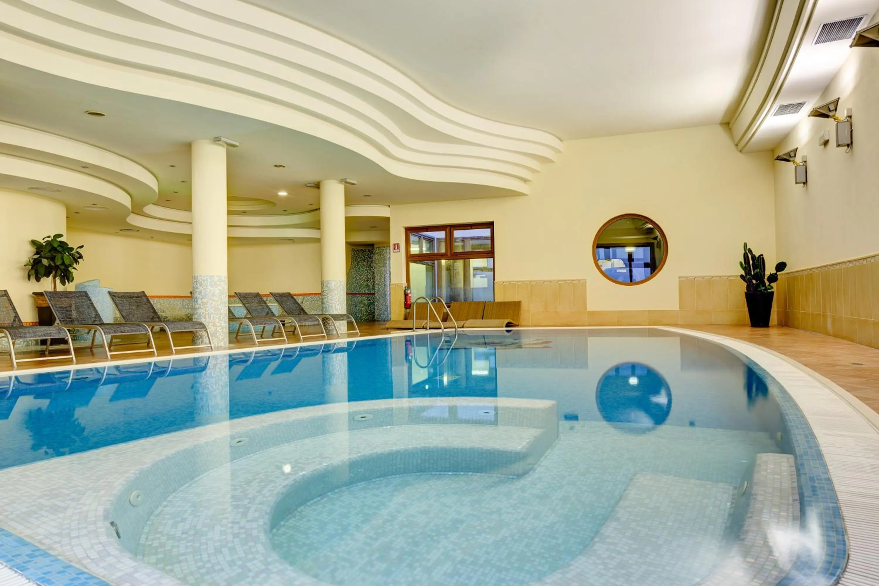 Swimming pool in Golf Residenza