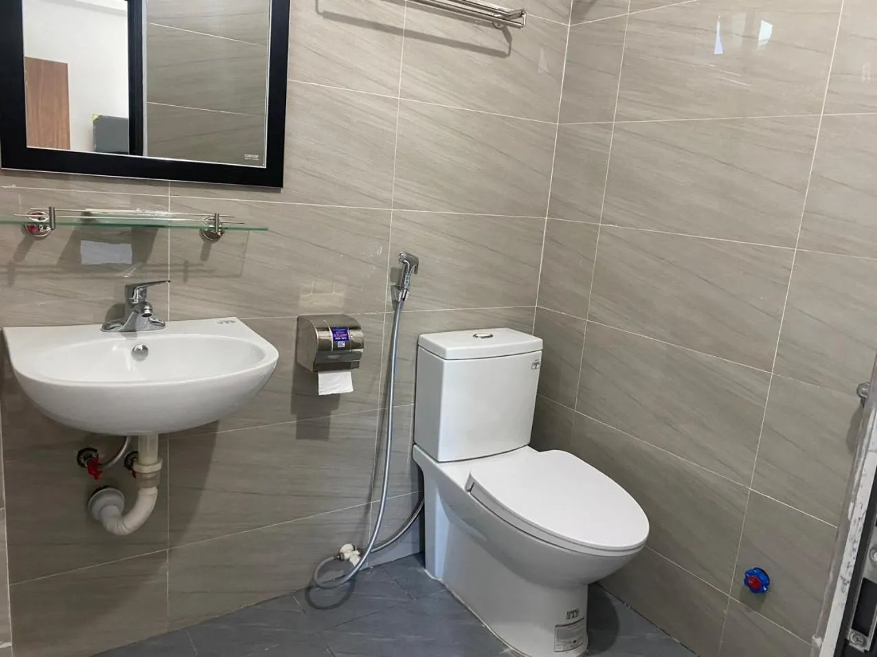 Shower in Family Transit Hotel