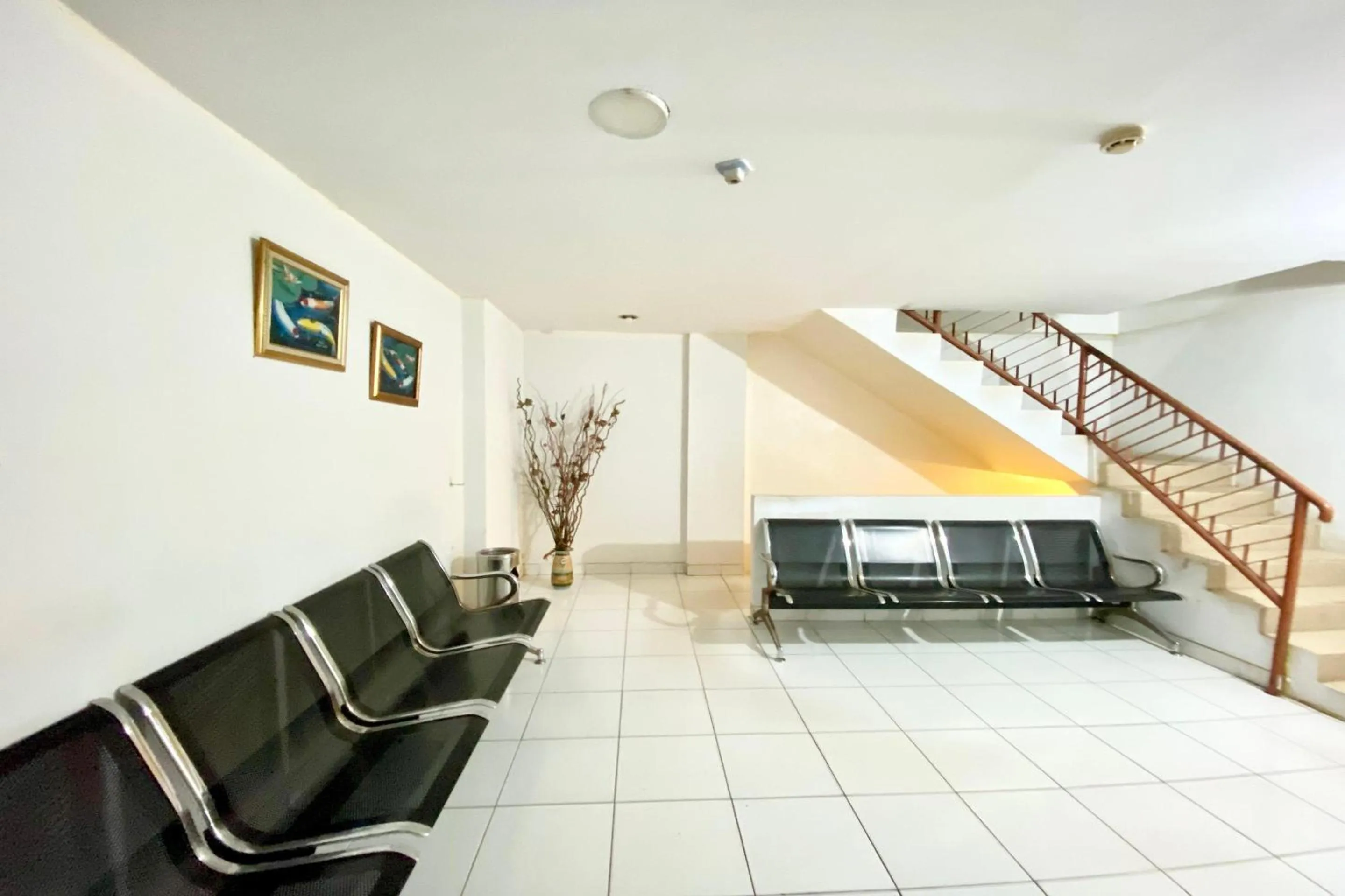Seating area in Hotel O Jodoh Near Grand Batam Mall Formerly Agung Hotel