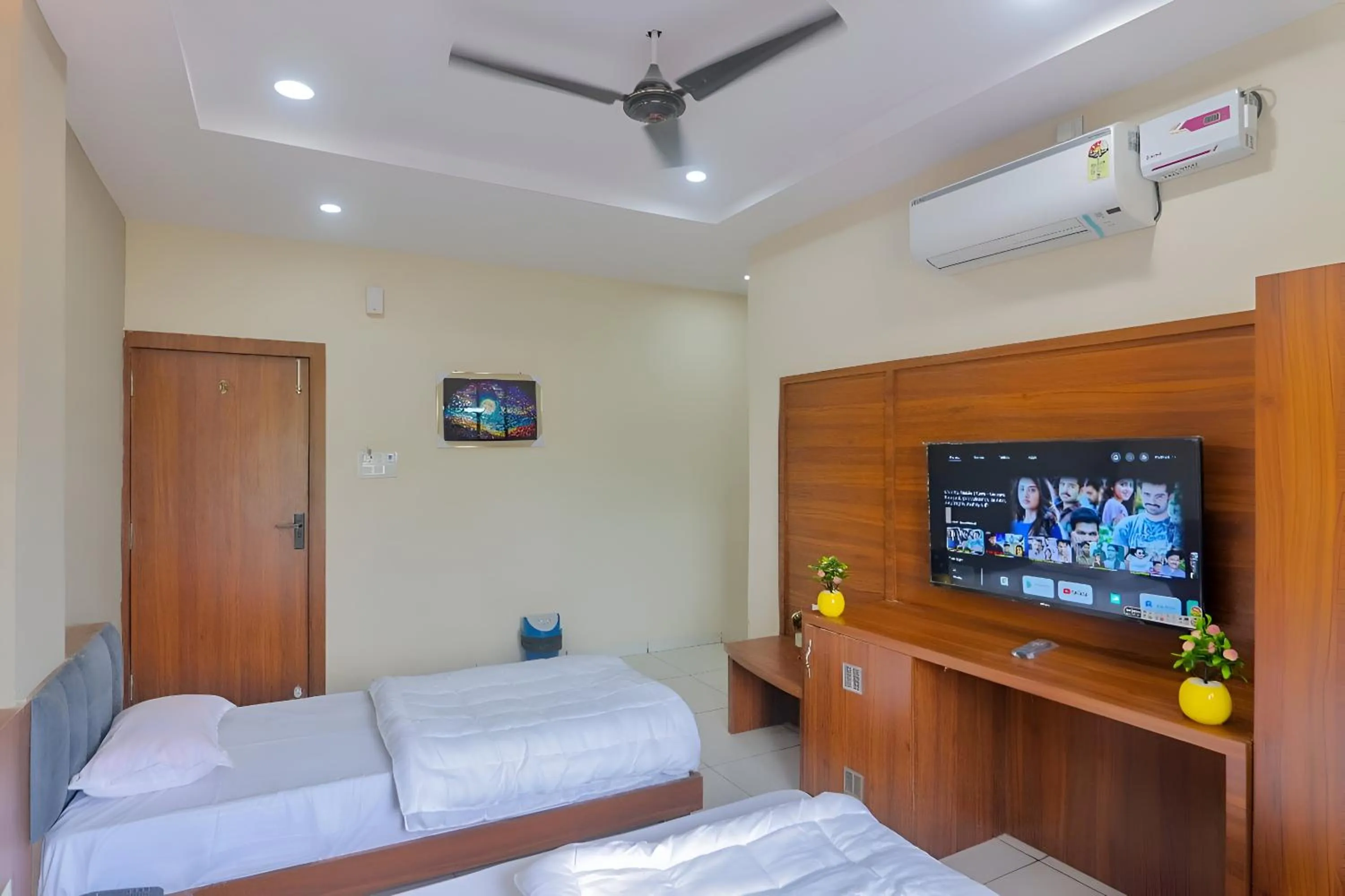 Bed in Hotel Dev Krishna Palace