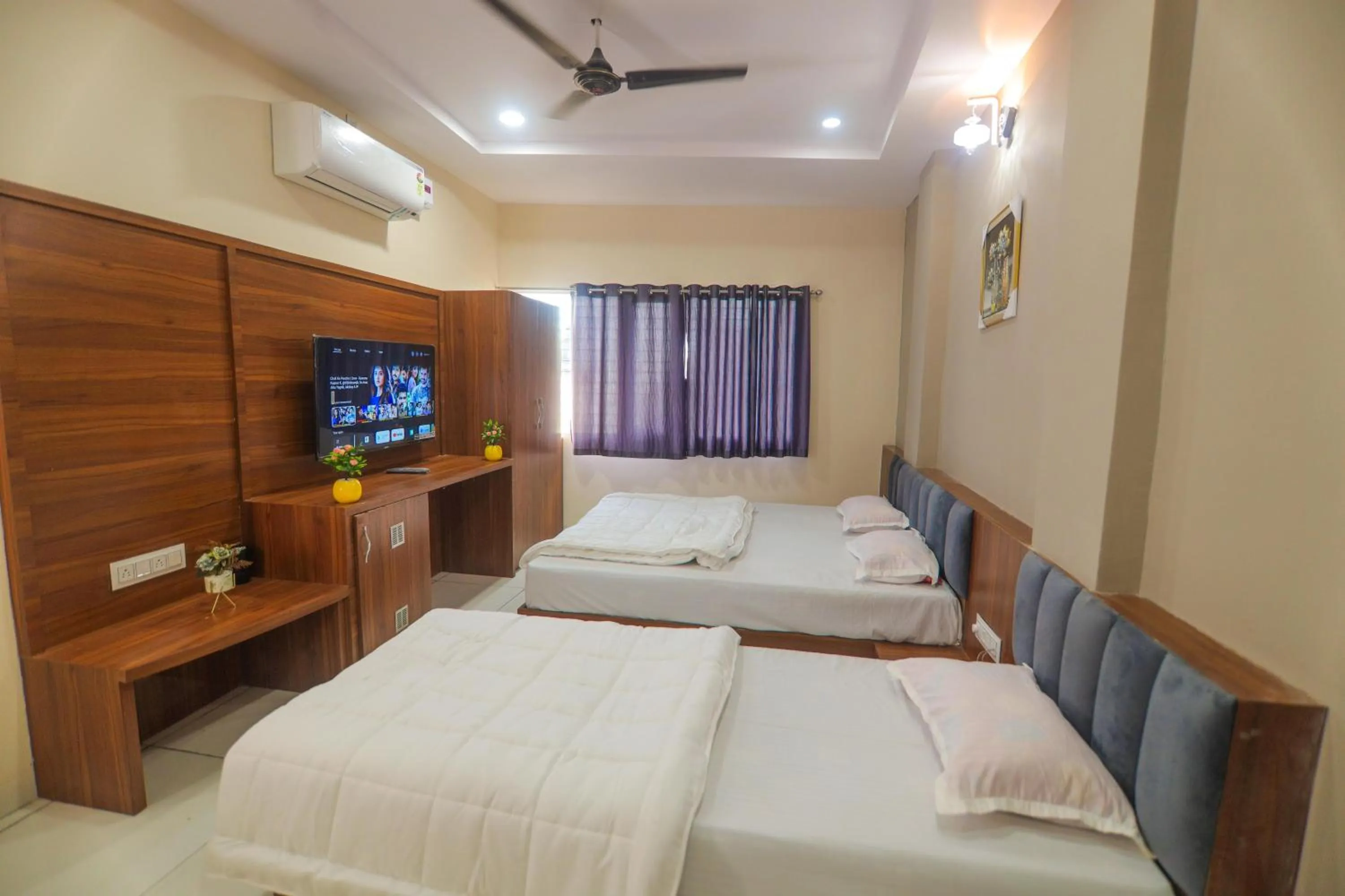 Bed in Hotel Dev Krishna Palace