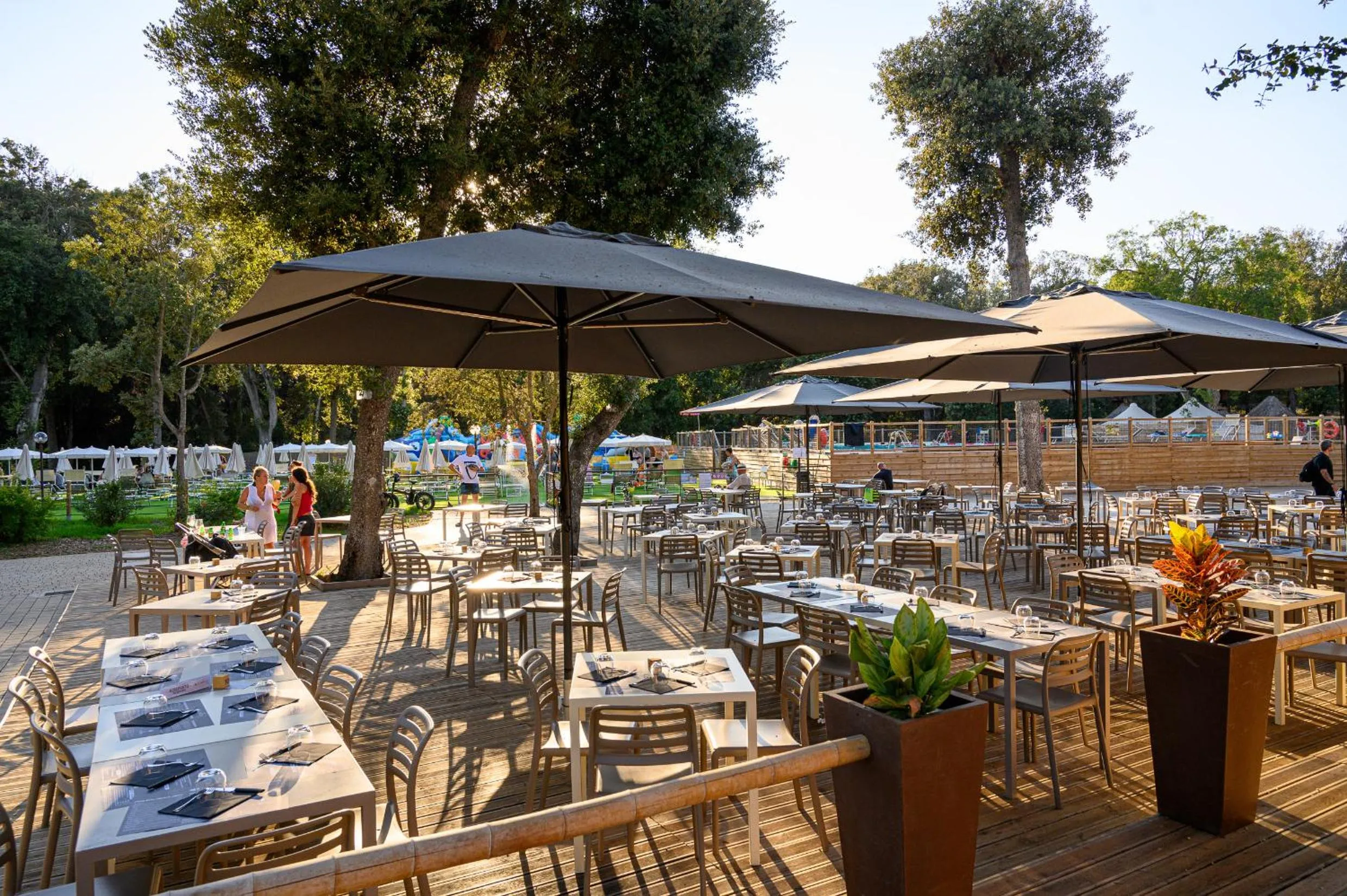 Restaurant/places to eat in Paradù EcoVillage & Resort