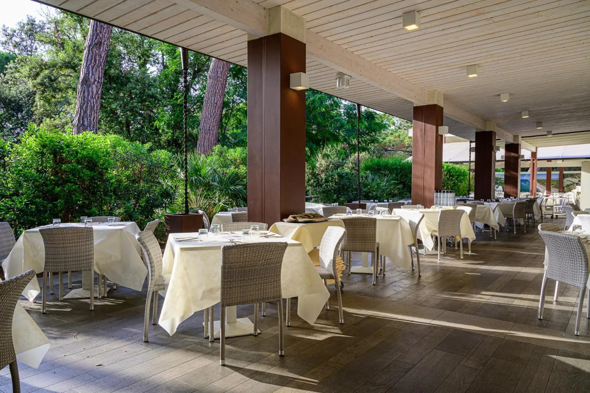 Restaurant/places to eat in Paradù EcoVillage & Resort