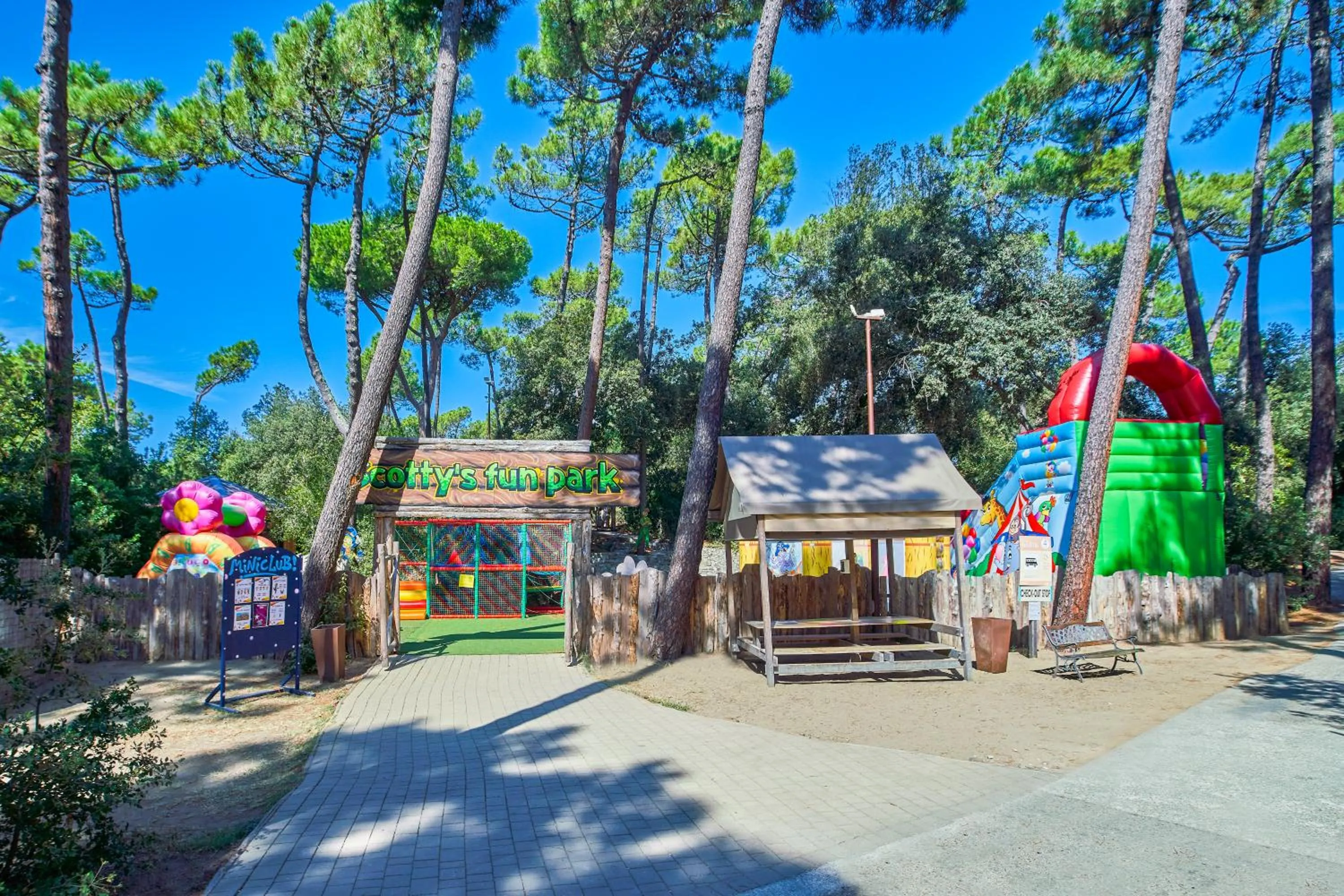 Children play ground in Paradù EcoVillage & Resort